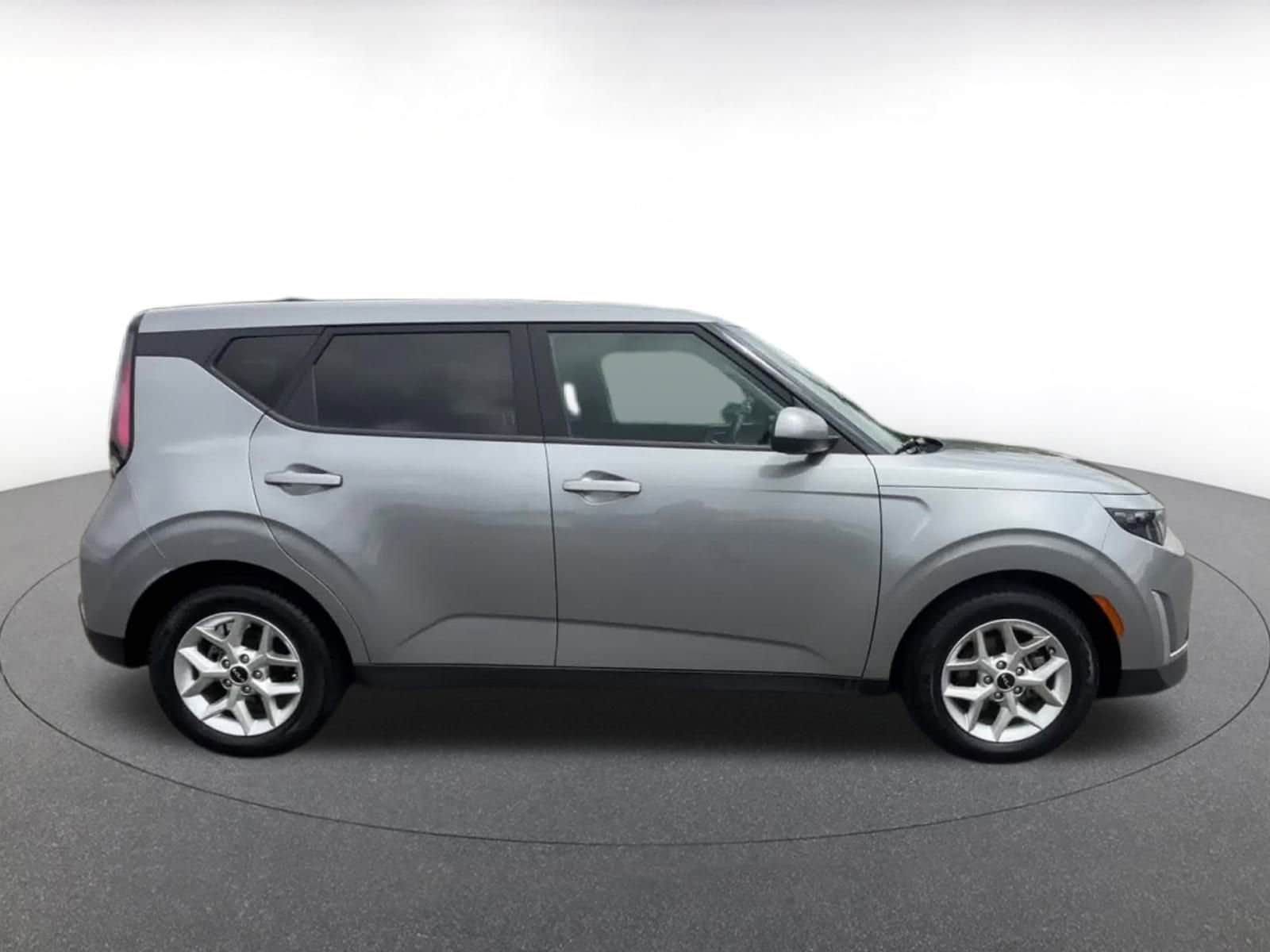 Thumbnail: 2023 Kia Soul - 16