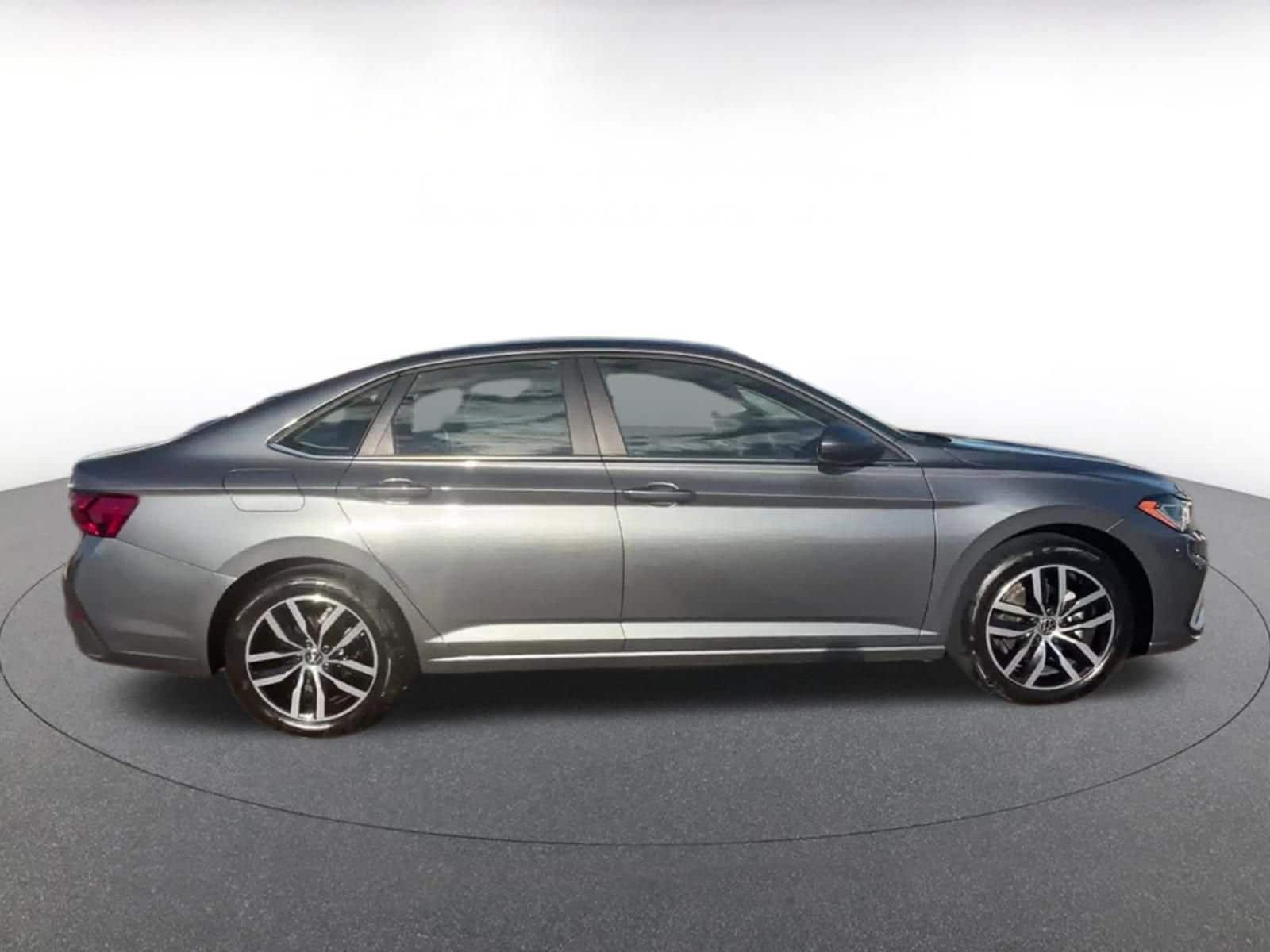 Thumbnail: 2025 Volkswagen Jetta - 15