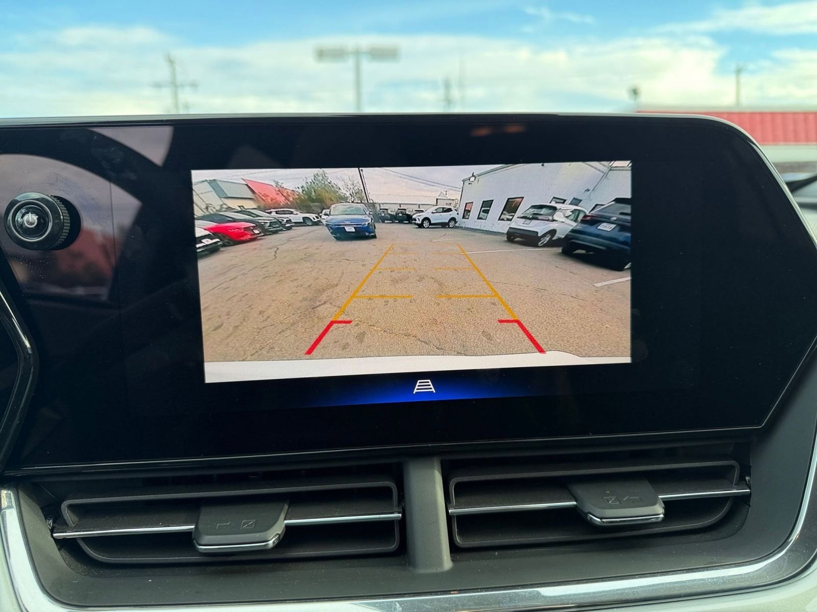 Thumbnail: 2025 Chevrolet Trax - 17