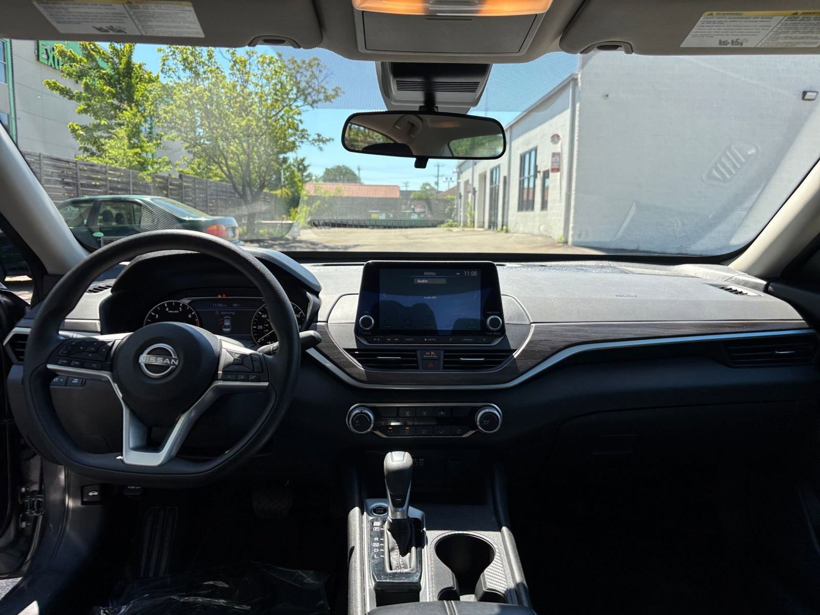 Thumbnail: 2025 Nissan Sentra - 33