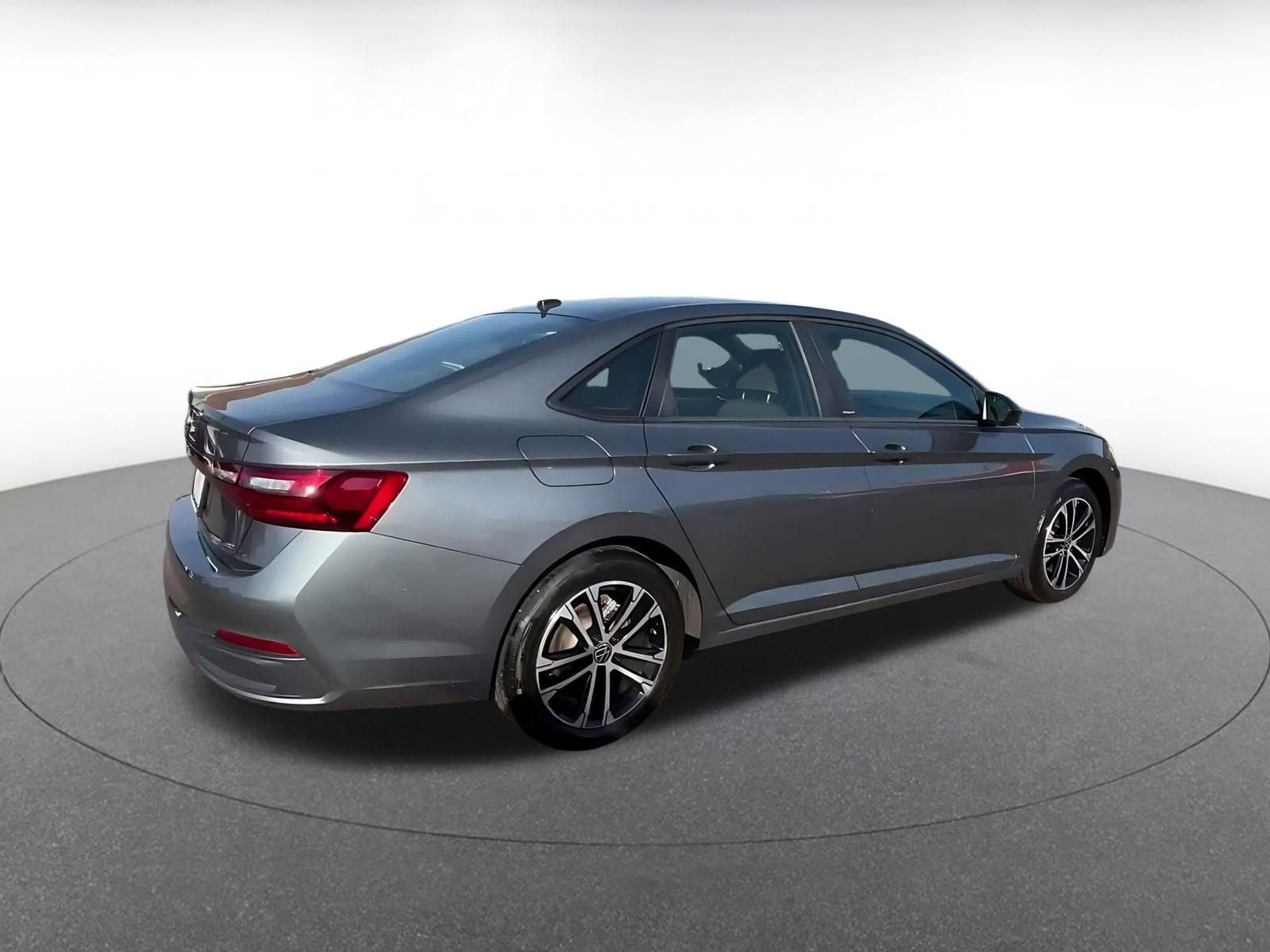 Thumbnail: 2025 Volkswagen Jetta - 14