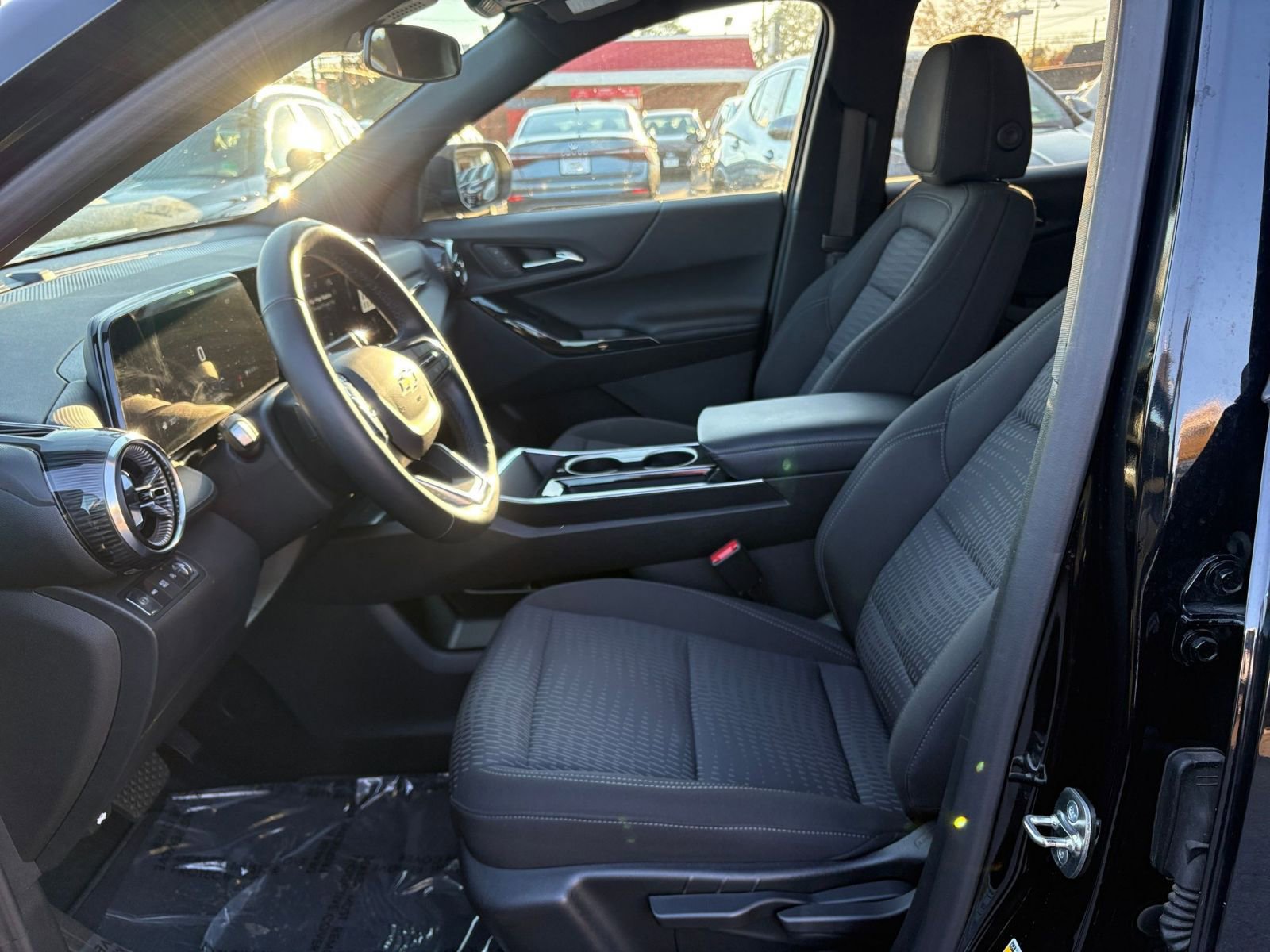 Thumbnail: 2025 Chevrolet Equinox - 25