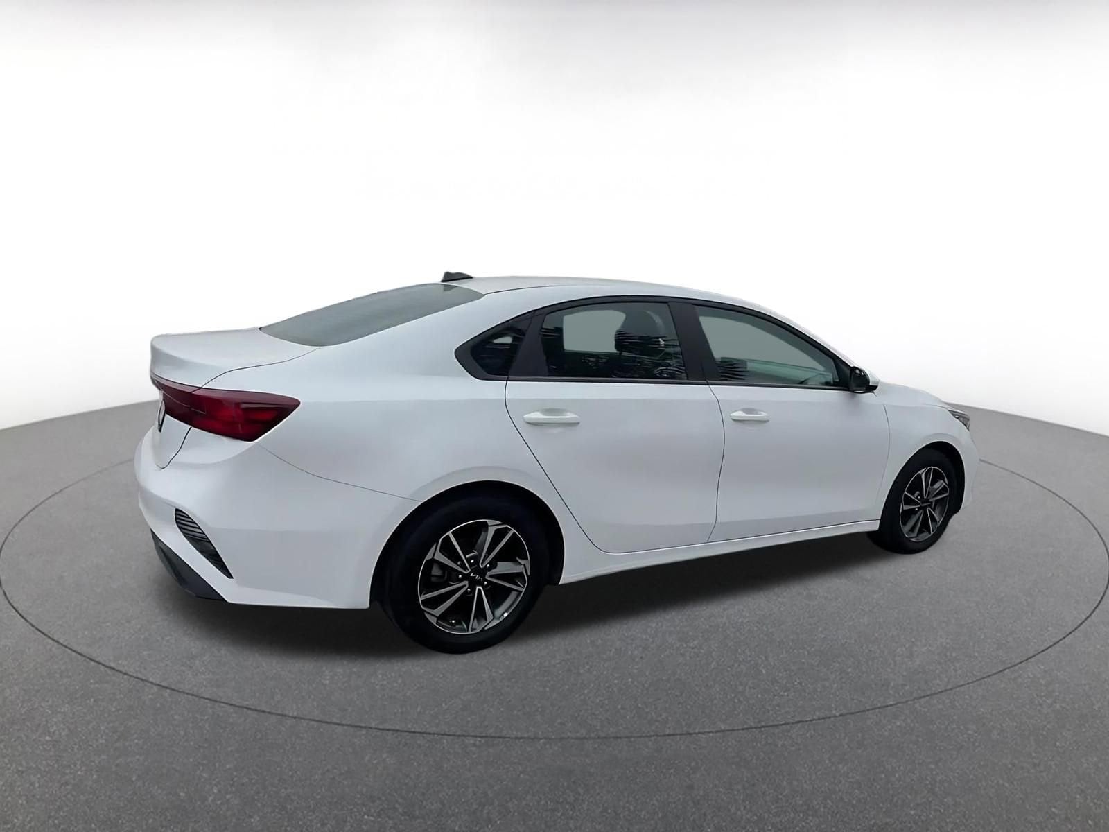 Thumbnail: 2024 Kia Forte - 15