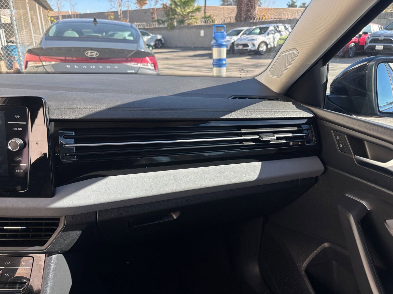 Thumbnail: 2025 Volkswagen Jetta - 35