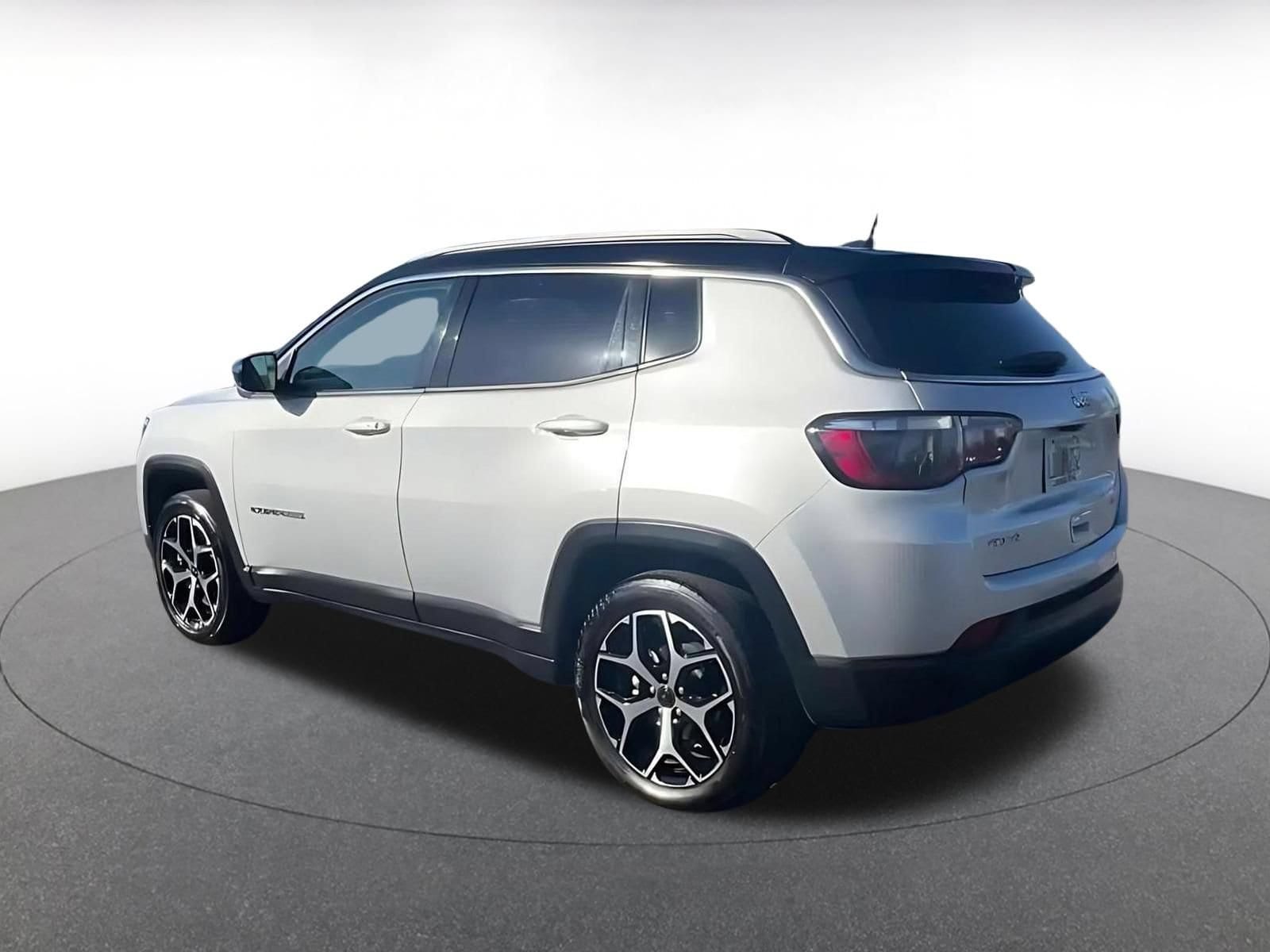 Thumbnail: 2025 Jeep Compass - 10