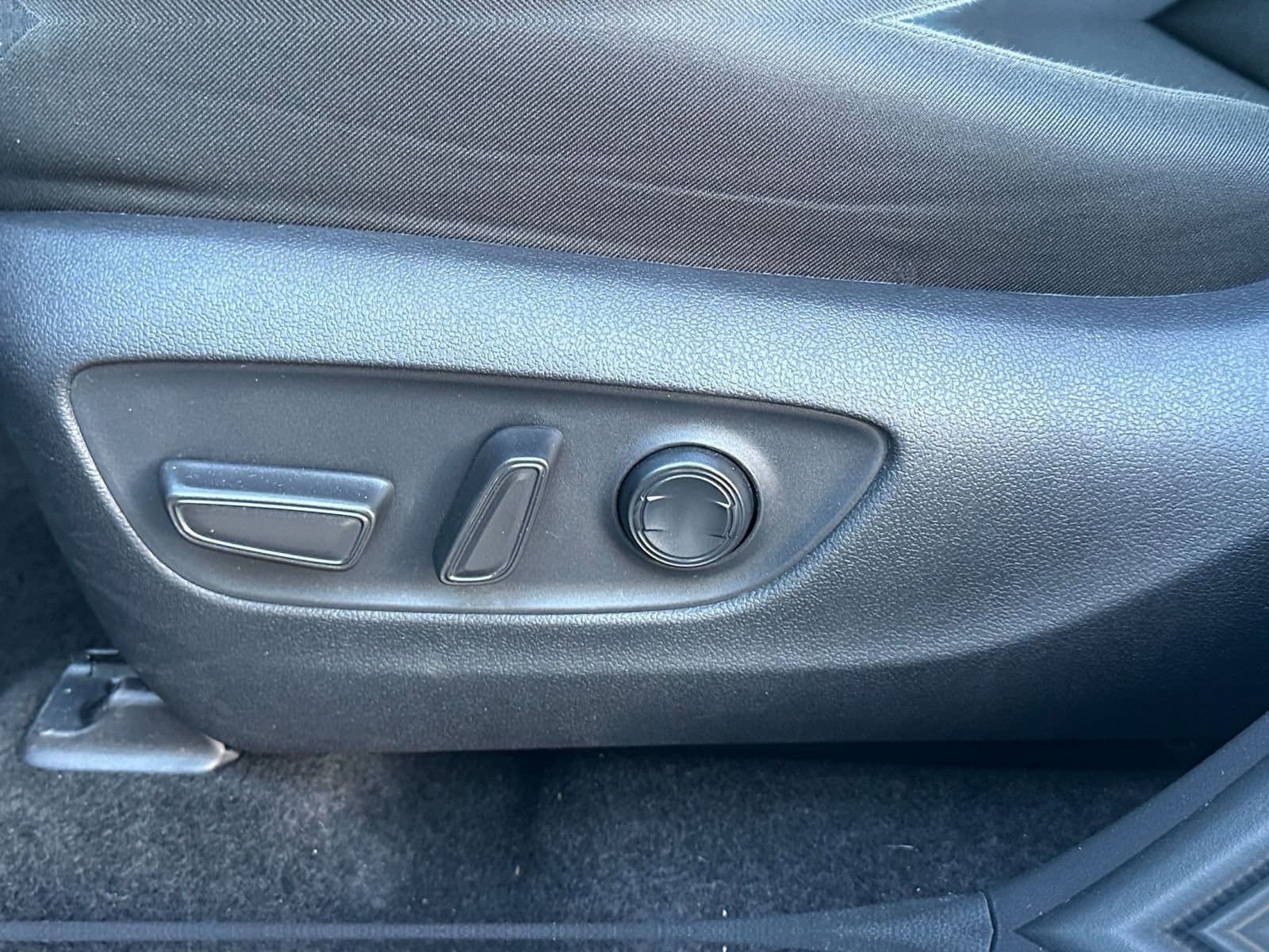 Thumbnail: 2025 Toyota RAV4 - 22