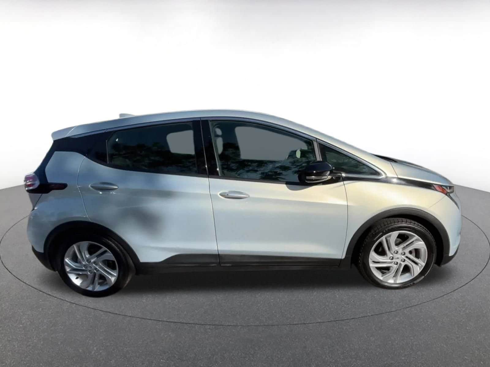 Thumbnail: 2023 Chevrolet Bolt EV - 16