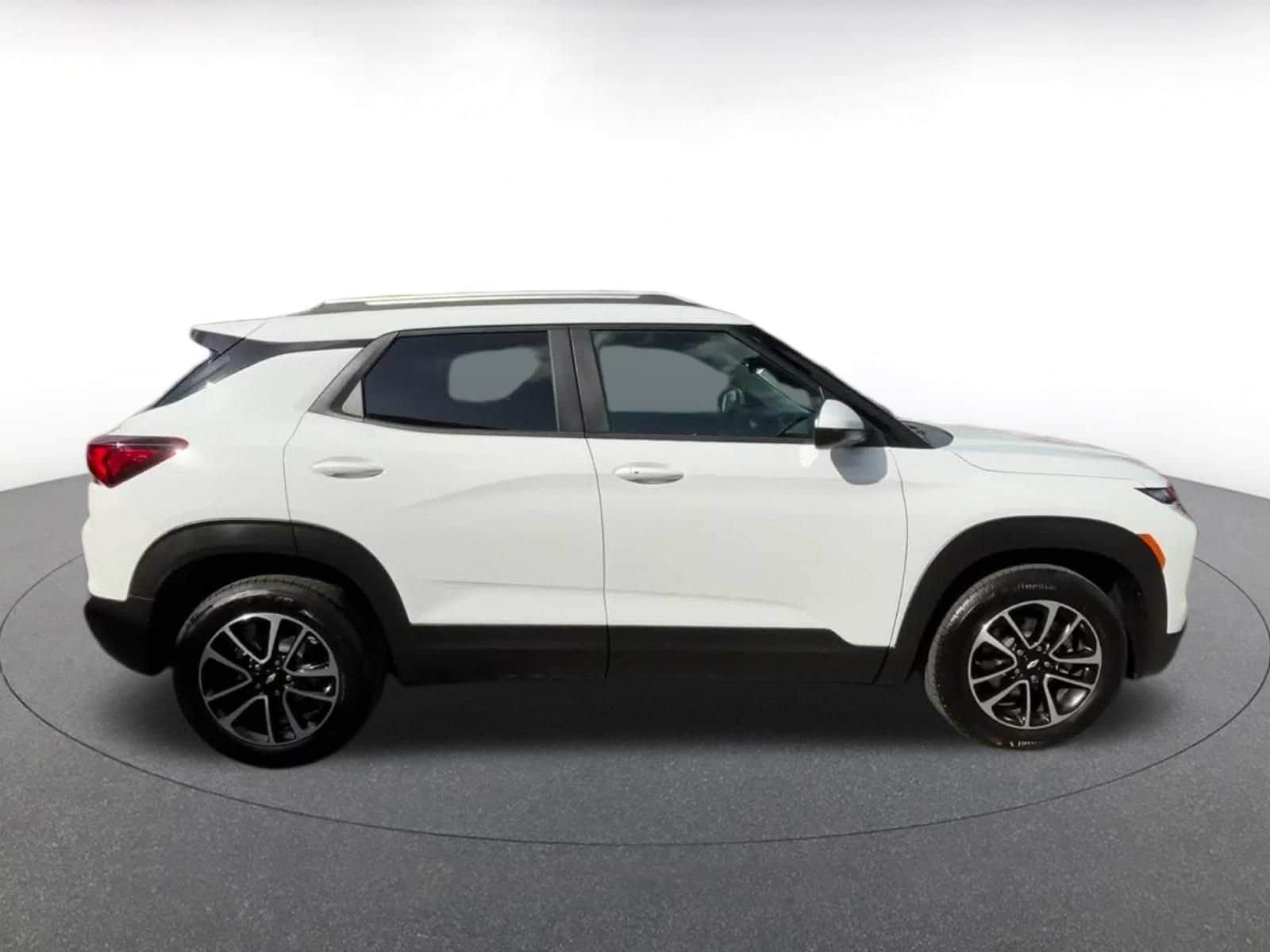 Thumbnail: 2025 Chevrolet TrailBlazer - 15