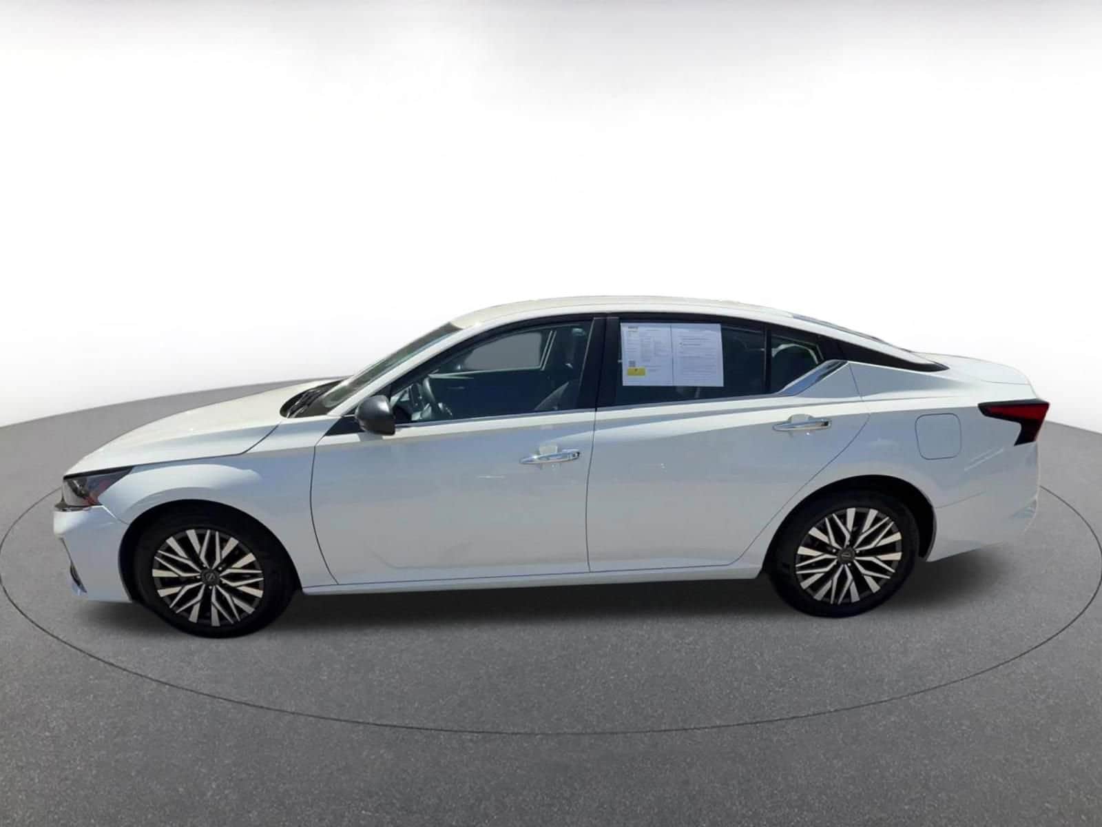 Thumbnail: 2025 Nissan Altima - 9