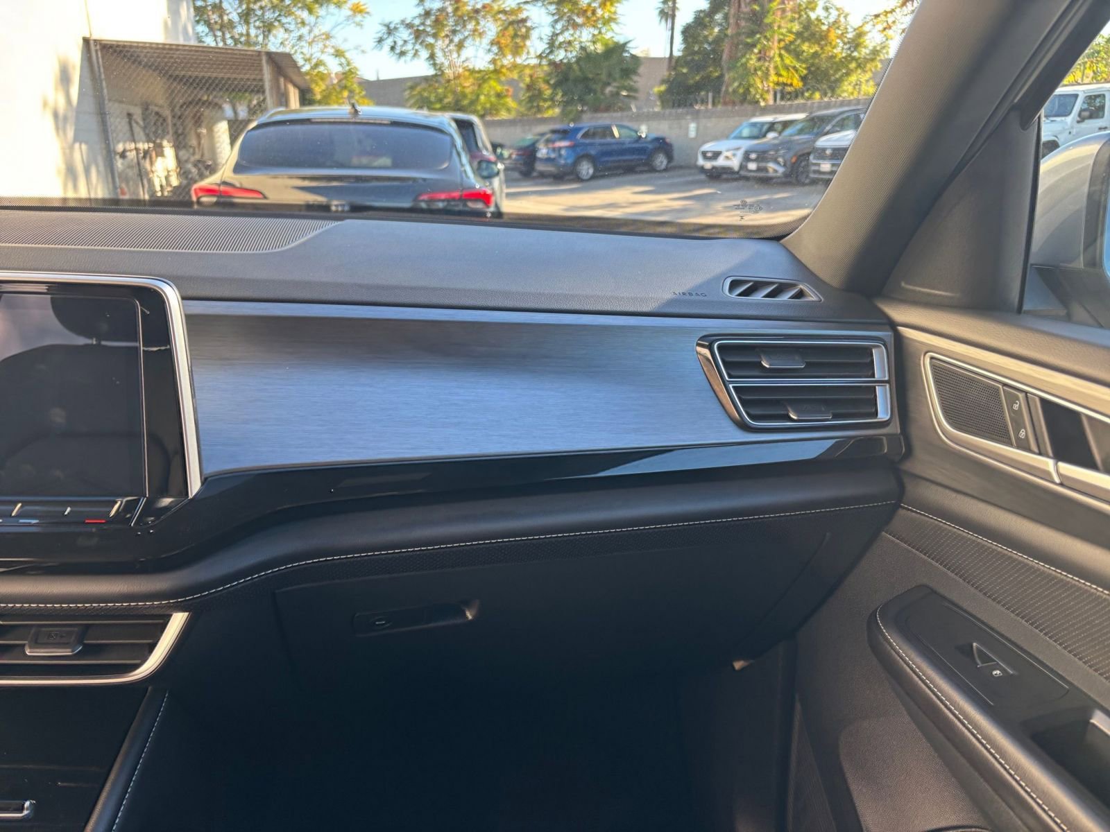 Thumbnail: 2025 Volkswagen Atlas - 35