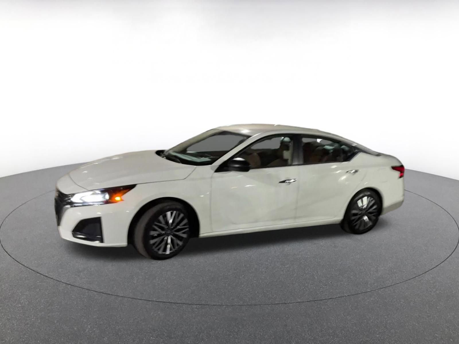 Thumbnail: 2025 Nissan Altima - 8