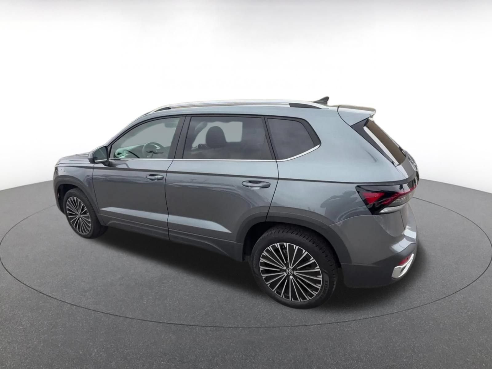 Thumbnail: 2025 Volkswagen Taos - 10