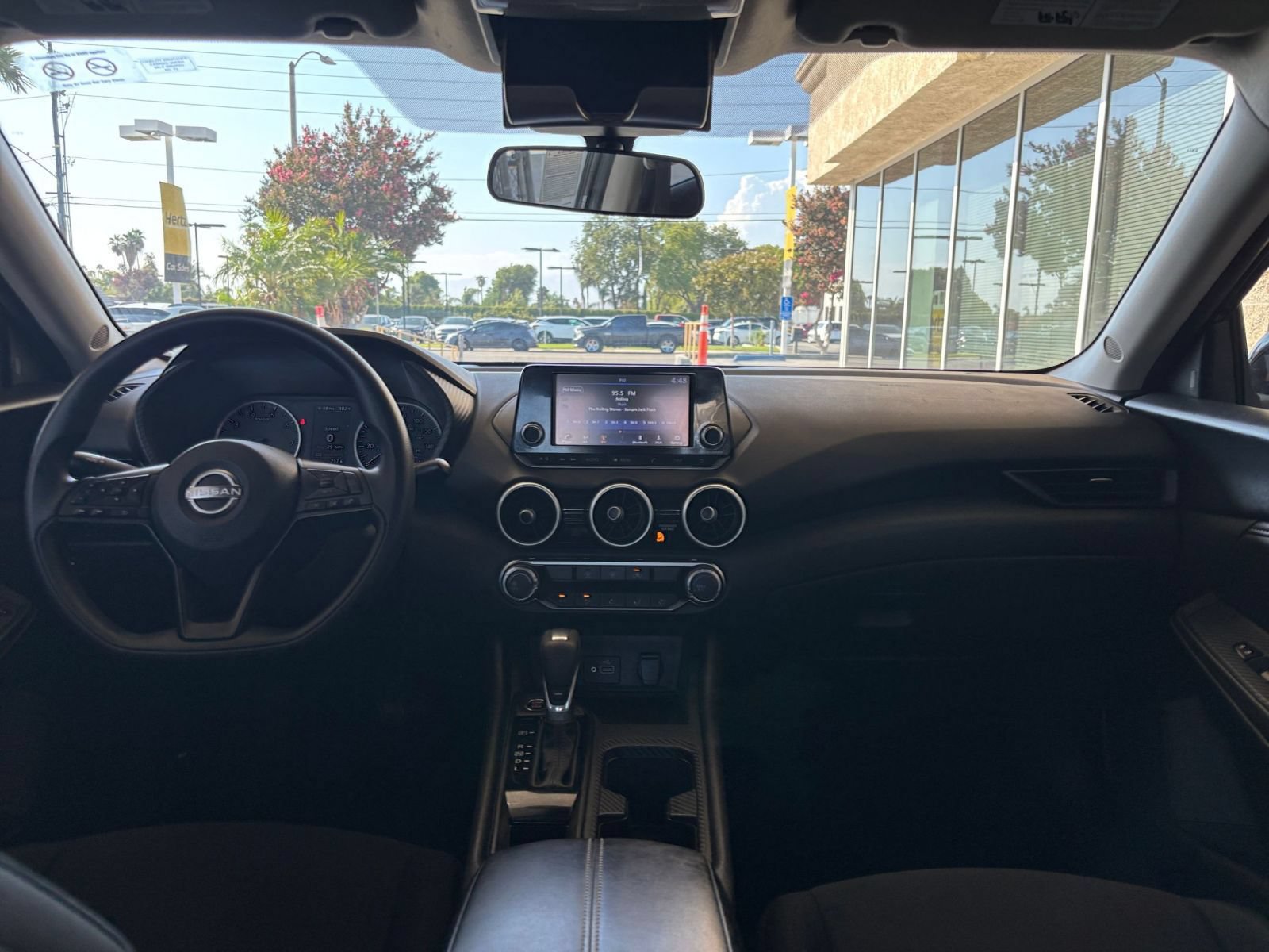 Thumbnail: 2025 Nissan Sentra - 31