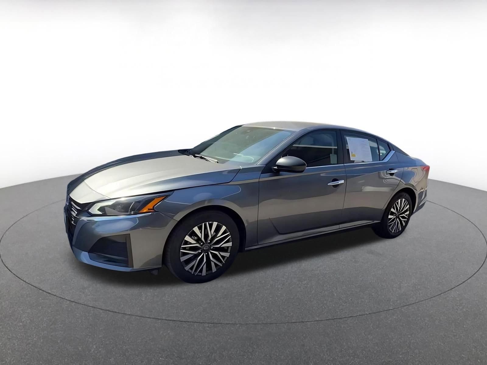 Thumbnail: 2025 Nissan Altima - 8