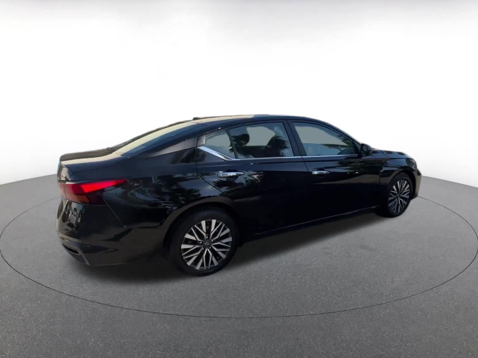 Thumbnail: 2024 Nissan Altima - 14