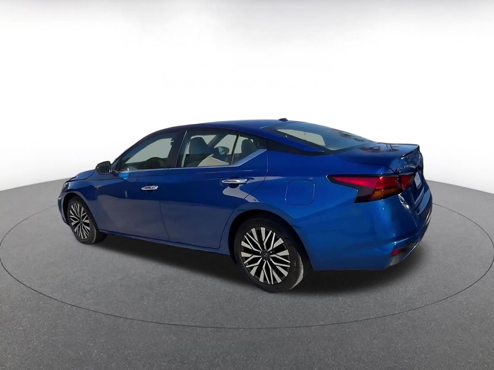 Thumbnail: 2025 Nissan Altima - 10