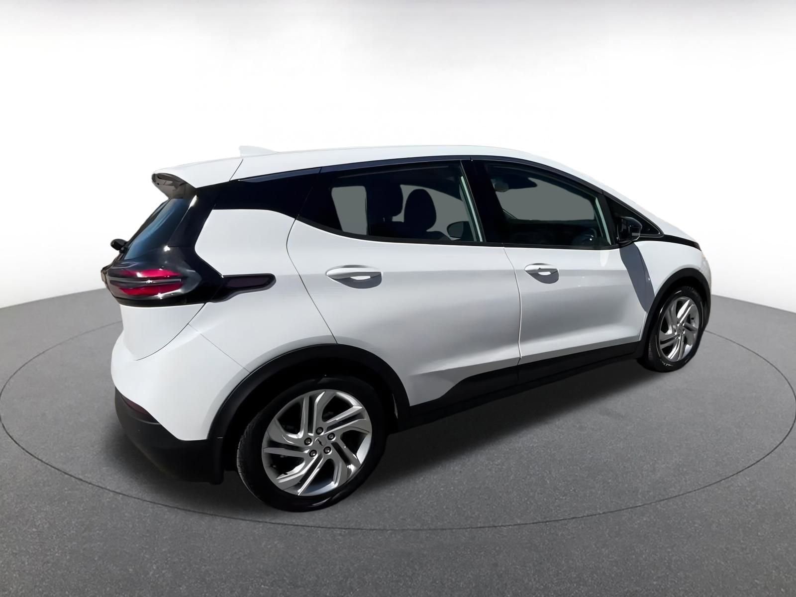 Thumbnail: 2023 Chevrolet Bolt EV - 15