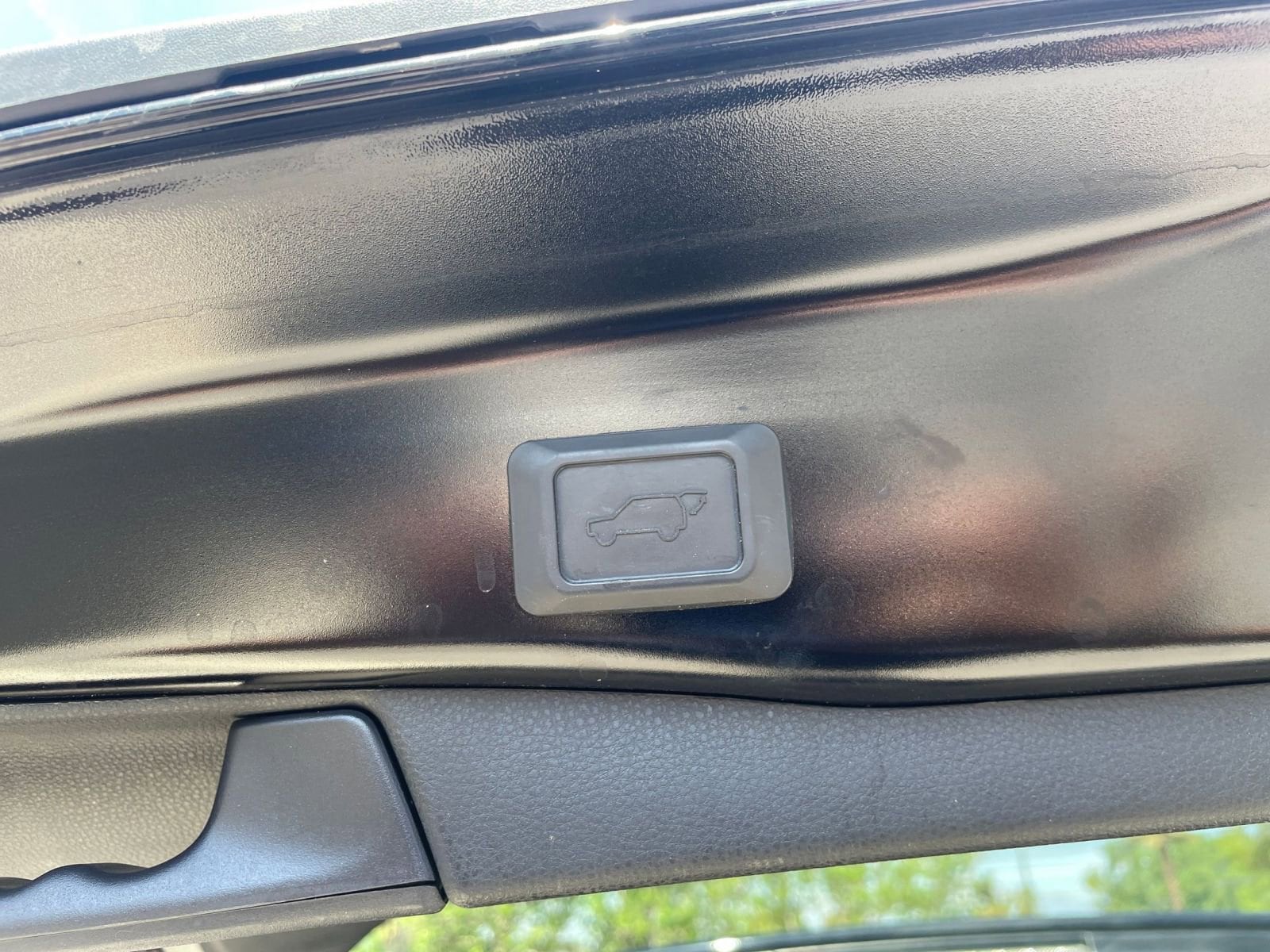 Thumbnail: 2025 Toyota RAV4 - 23