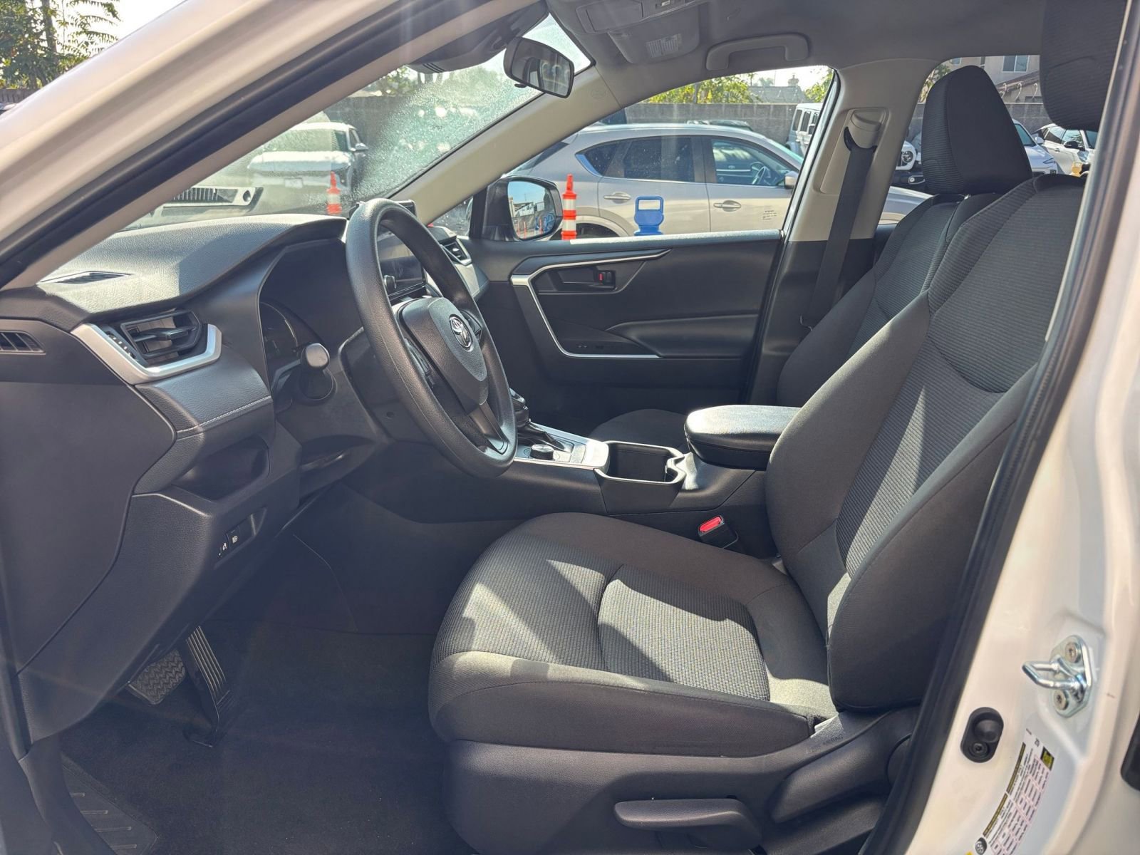 Thumbnail: 2025 Toyota RAV4 - 27