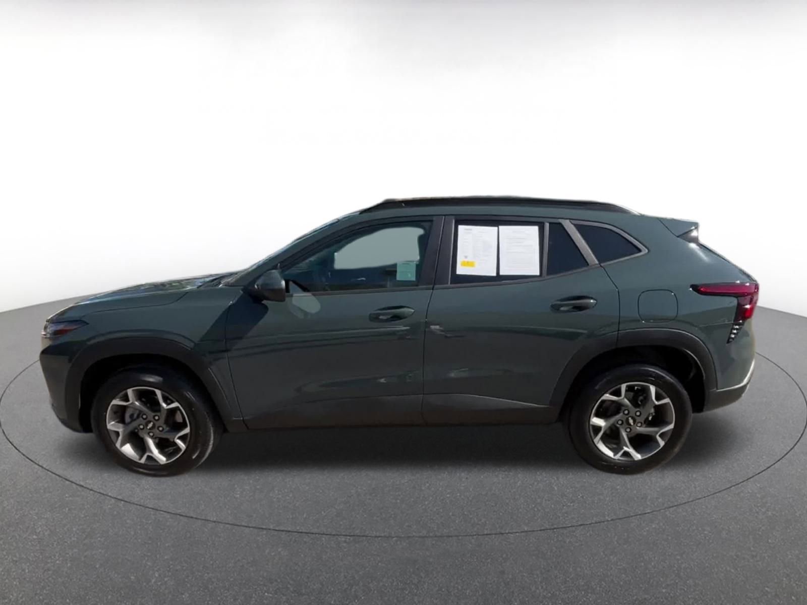 Thumbnail: 2025 Chevrolet Trax - 9