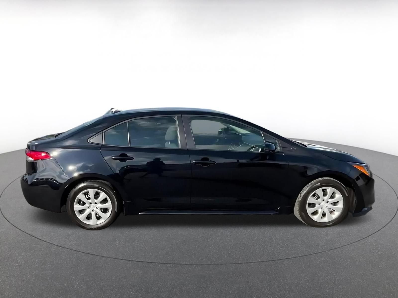Thumbnail: 2025 Toyota Corolla - 16