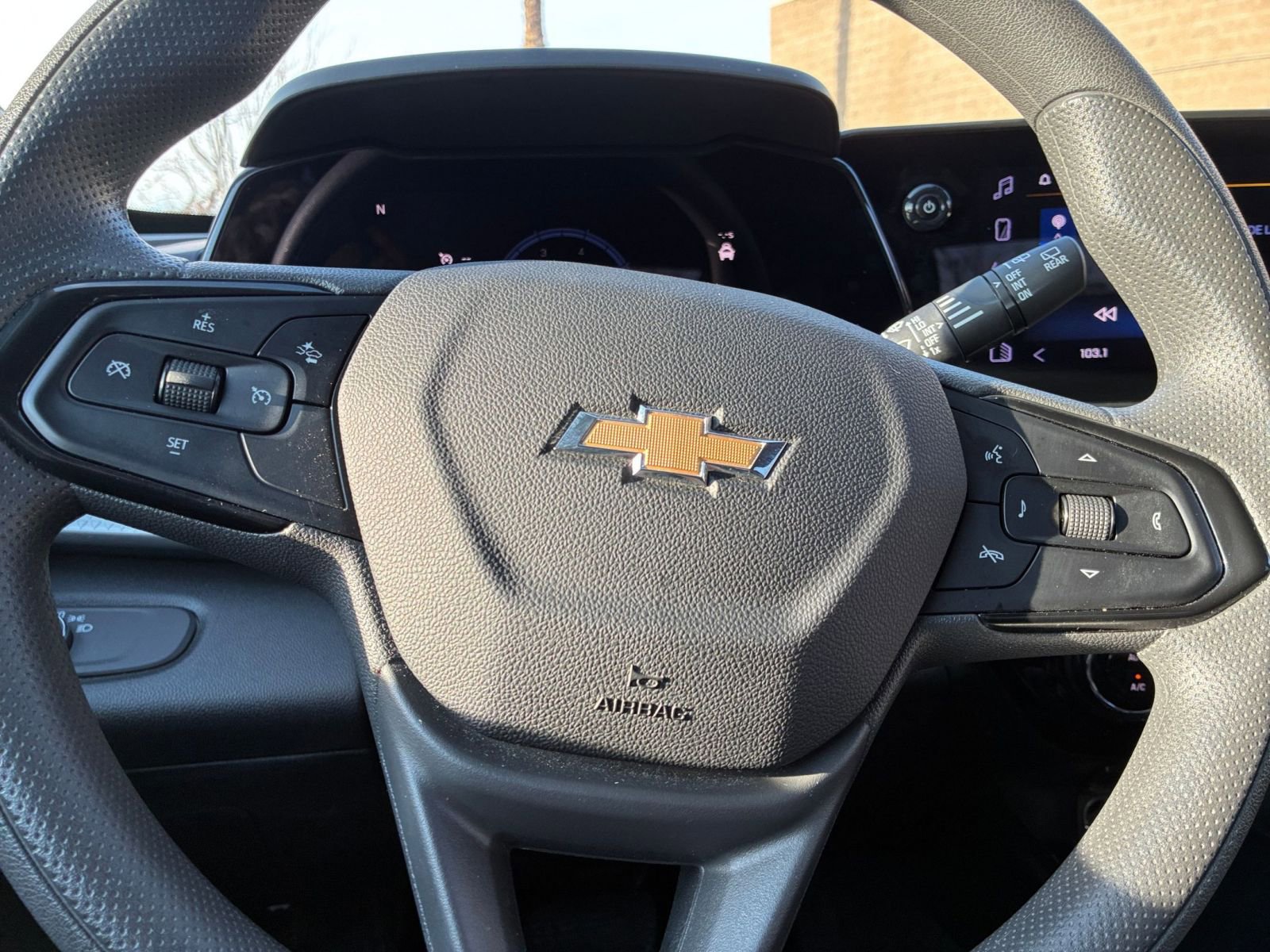 Thumbnail: 2025 Chevrolet Trax - 28