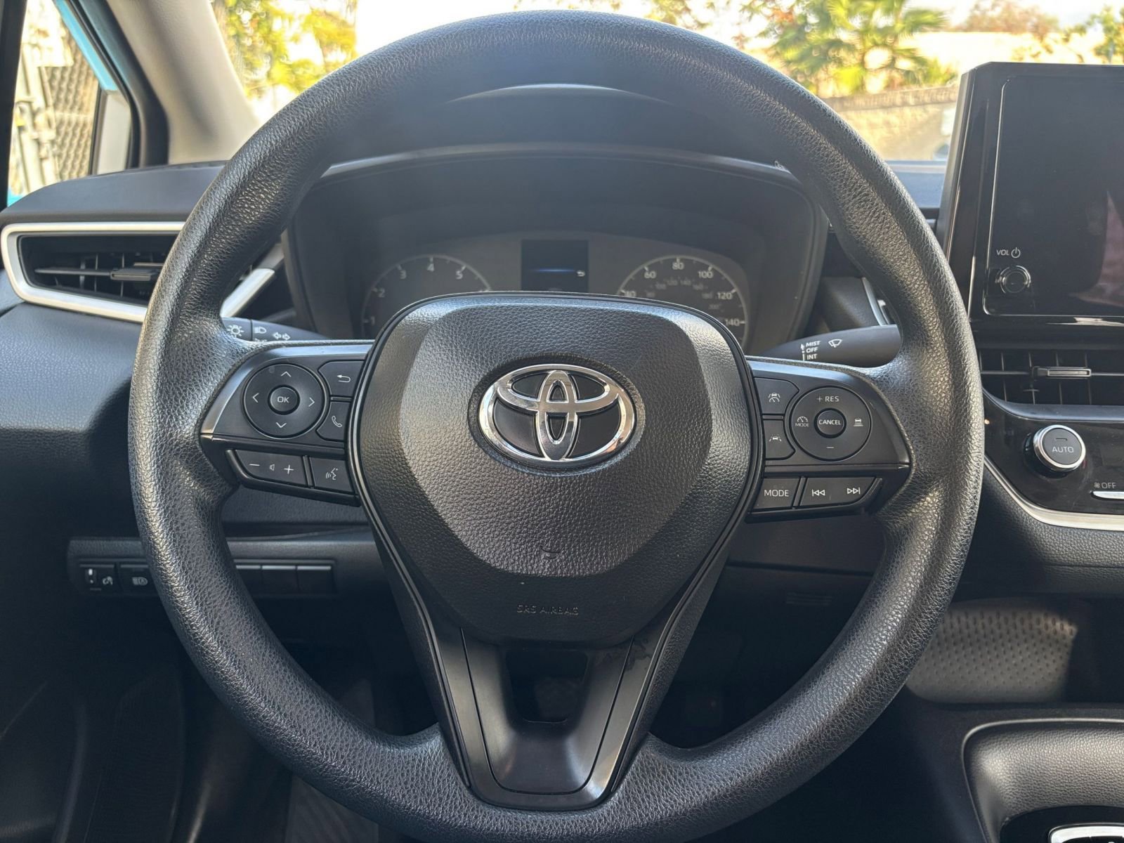 Thumbnail: 2025 Toyota Corolla - 28