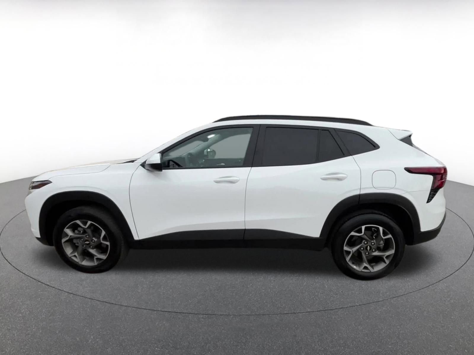 Thumbnail: 2025 Chevrolet Trax - 9