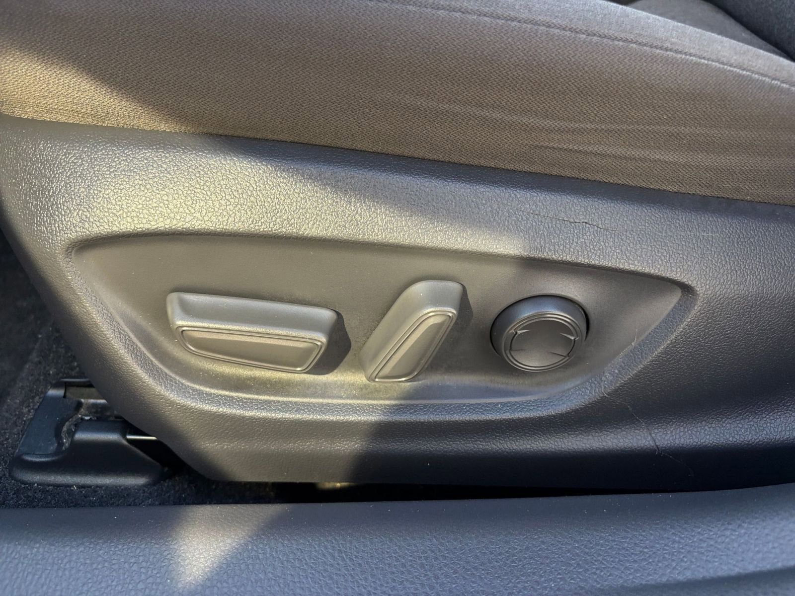 Thumbnail: 2018 Toyota Camry - 23