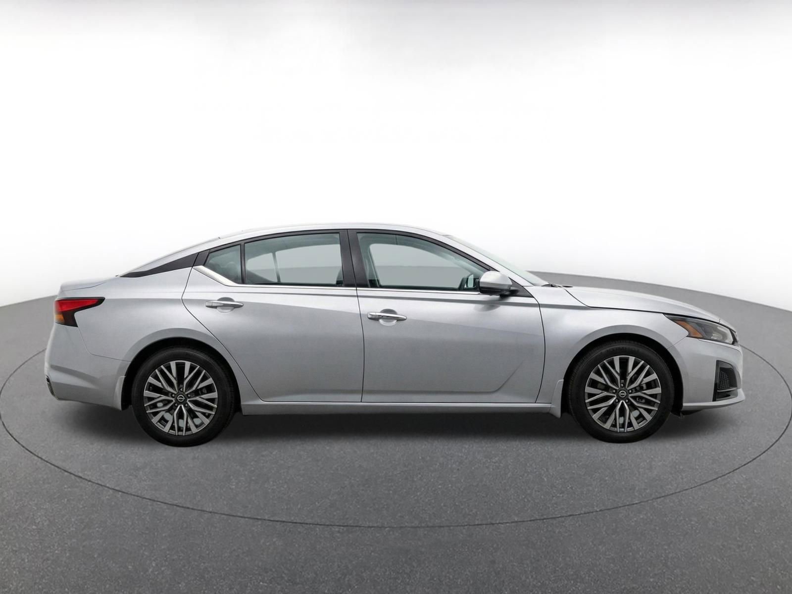 Thumbnail: 2025 Nissan Altima - 10