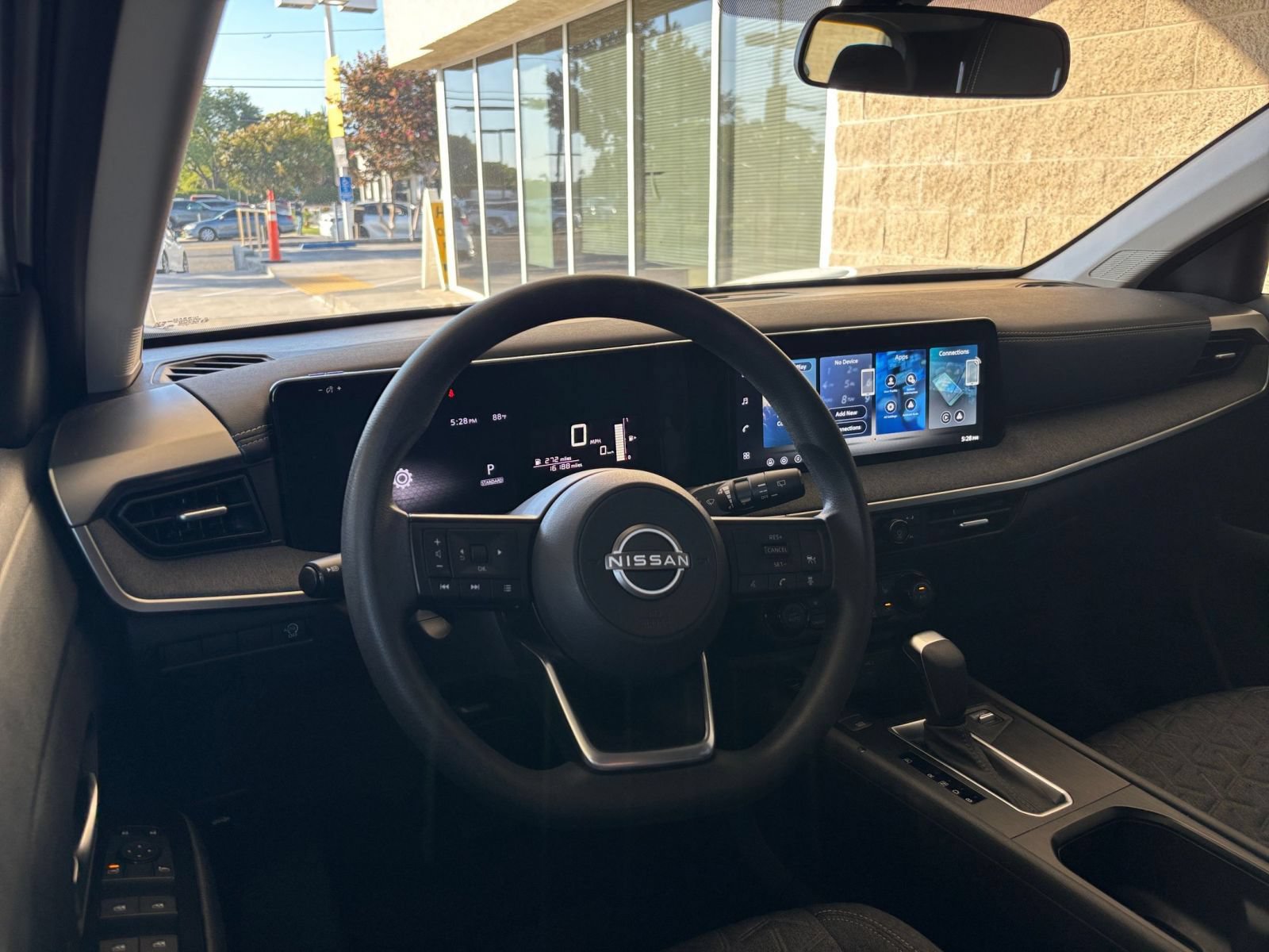 Thumbnail: 2026 Nissan Kicks - 32