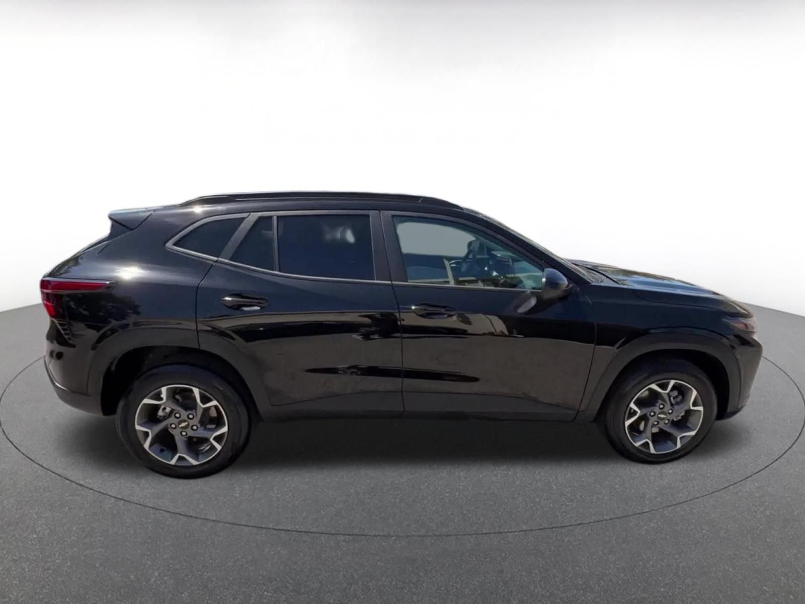 Thumbnail: 2025 Chevrolet Trax - 15