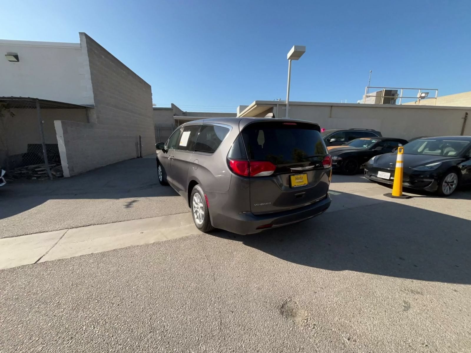 Thumbnail: 2023 Chrysler Voyager - 10