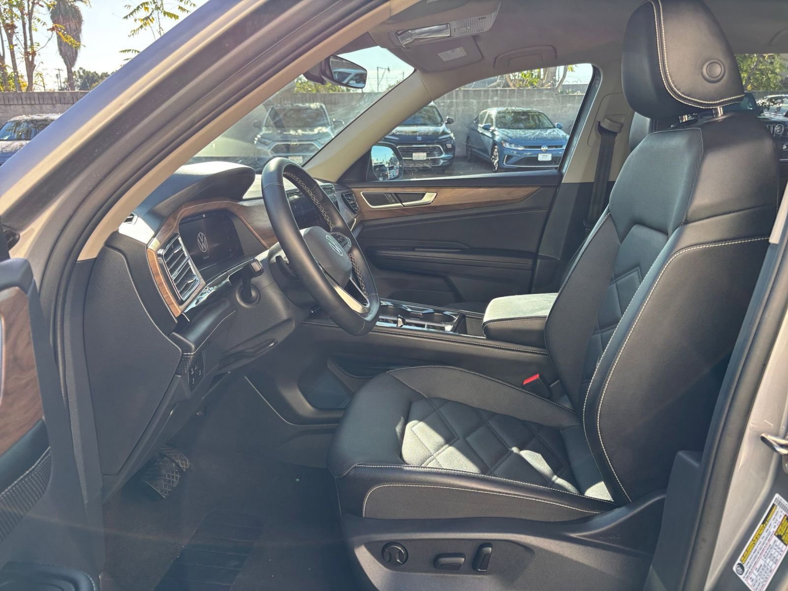 Thumbnail: 2025 Volkswagen Atlas - 28