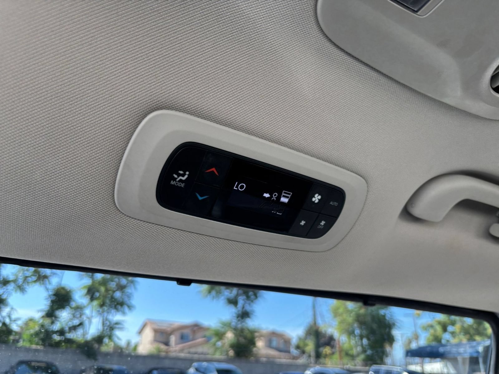 Thumbnail: 2023 Chrysler Pacifica - 20