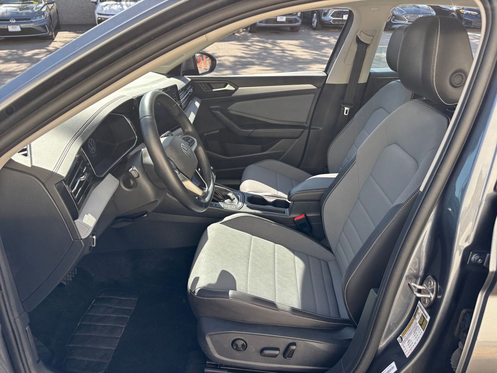 Thumbnail: 2025 Volkswagen Jetta - 27