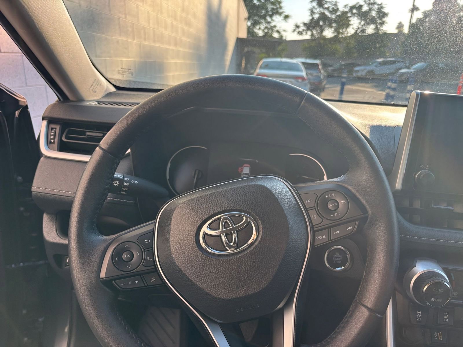 Thumbnail: 2024 Toyota RAV4 - 34