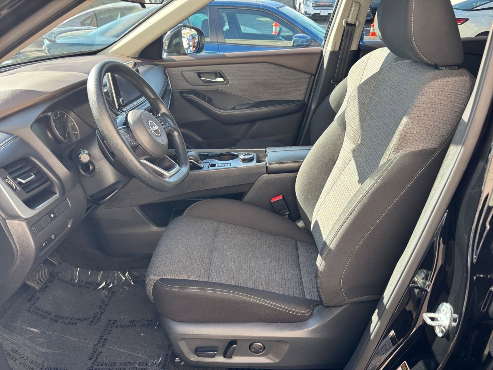 2023 Nissan Rogue SV 32