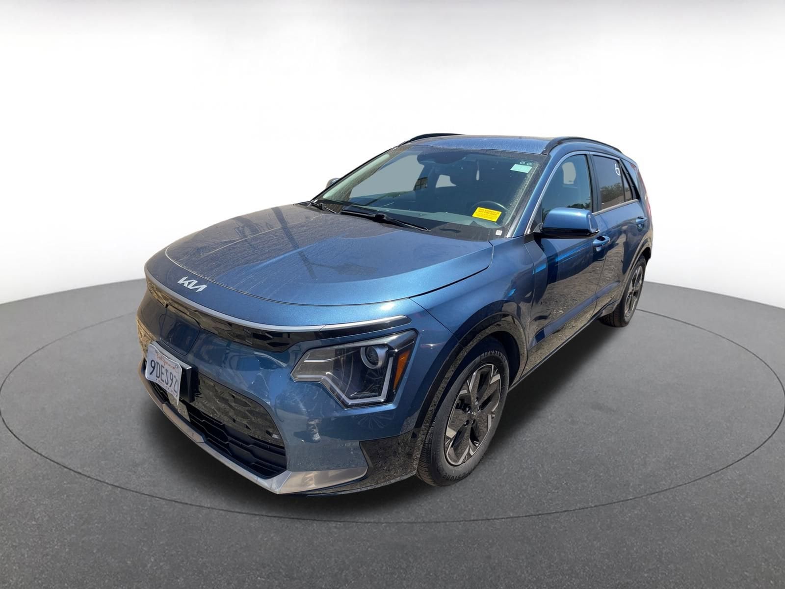 Thumbnail: 2023 Kia Niro - 3