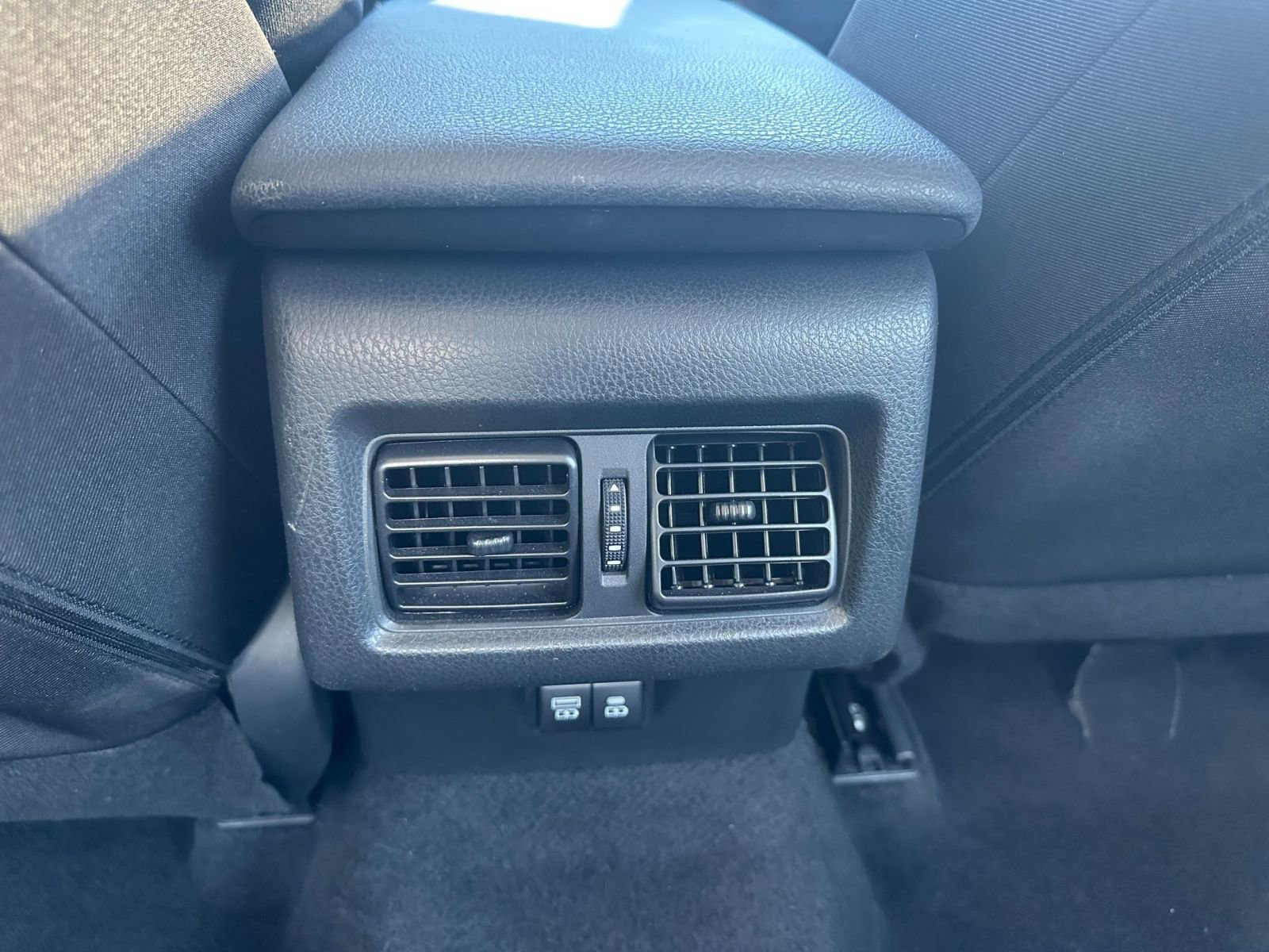 Thumbnail: 2025 Toyota Camry - 25