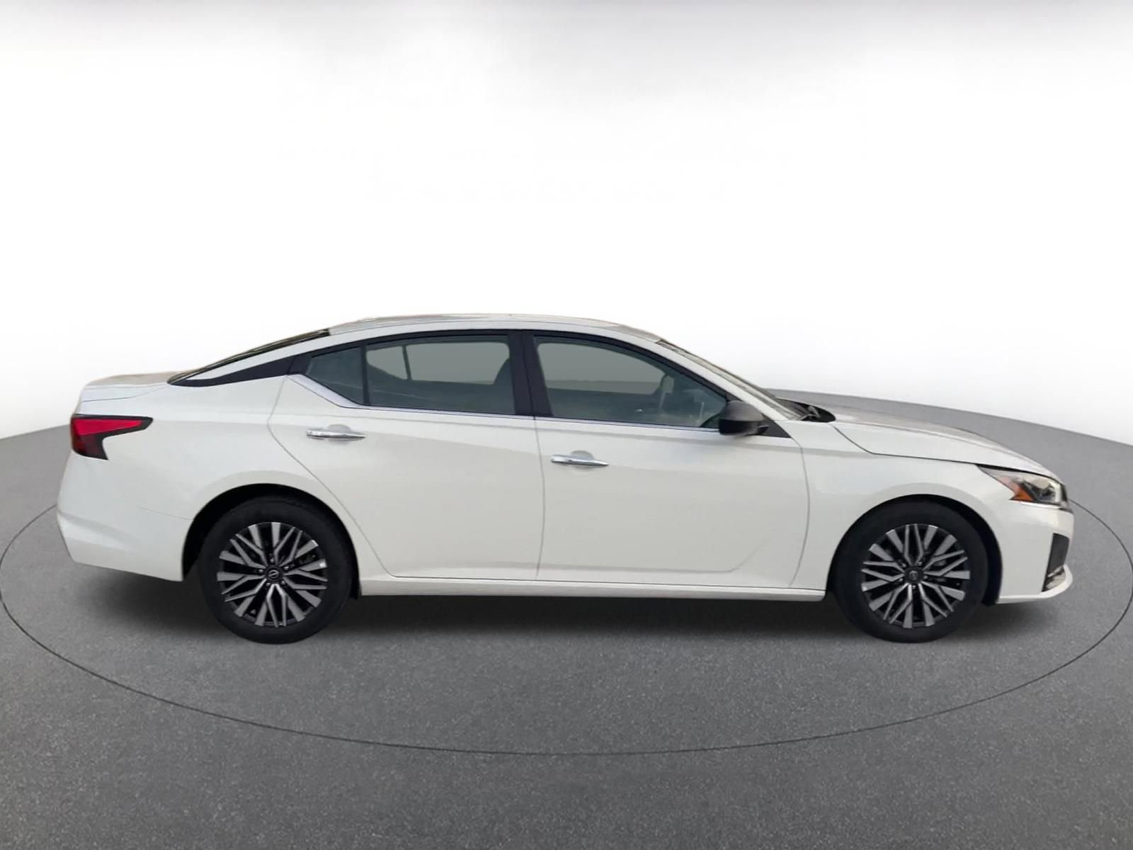 Thumbnail: 2025 Nissan Altima - 16