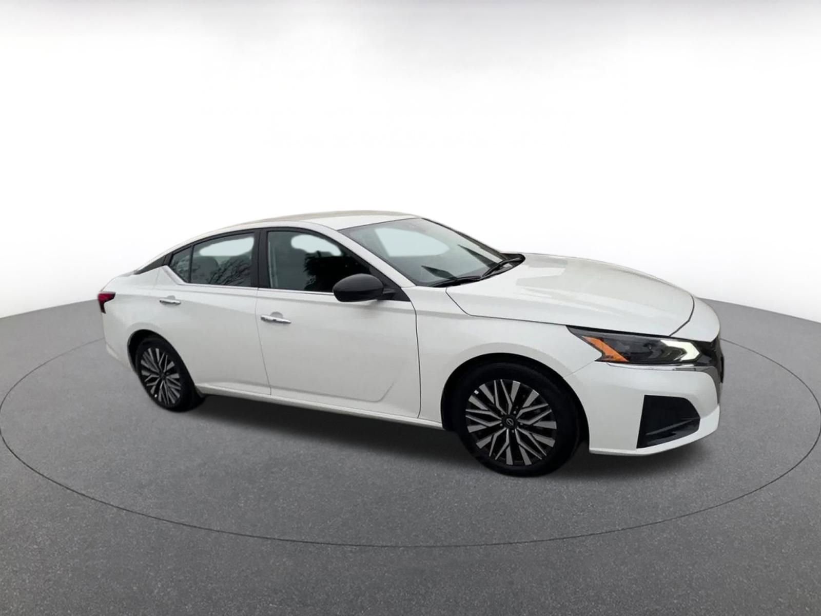 Thumbnail: 2025 Nissan Altima - 2