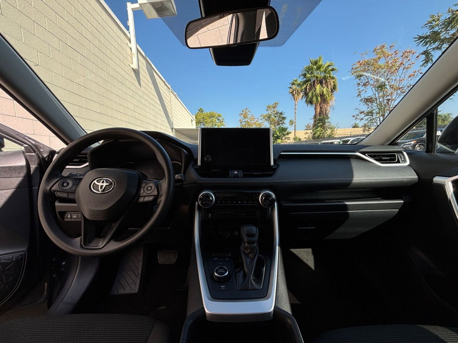 Thumbnail: 2025 Toyota RAV4 - 33