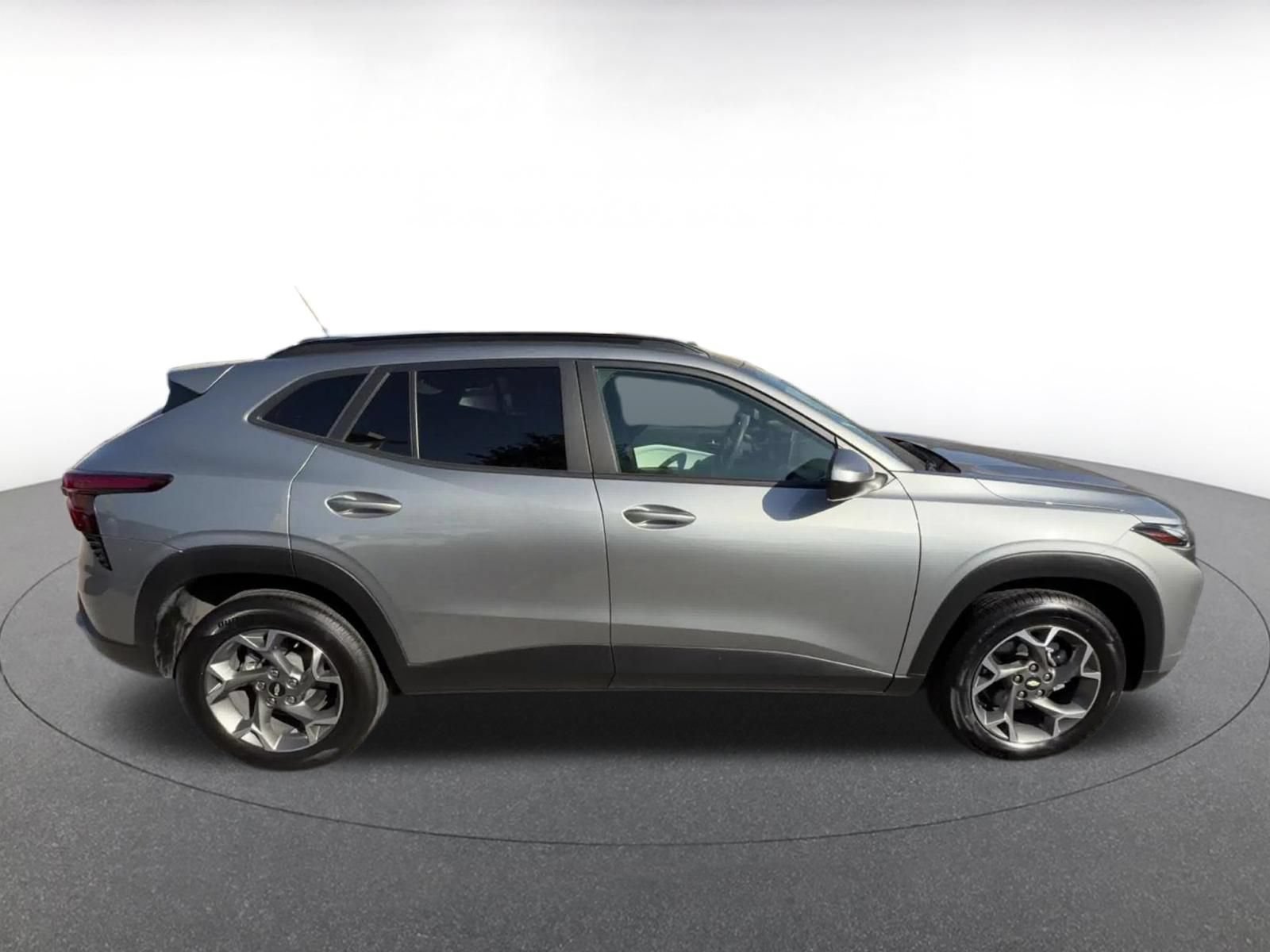 Thumbnail: 2025 Chevrolet Trax - 15