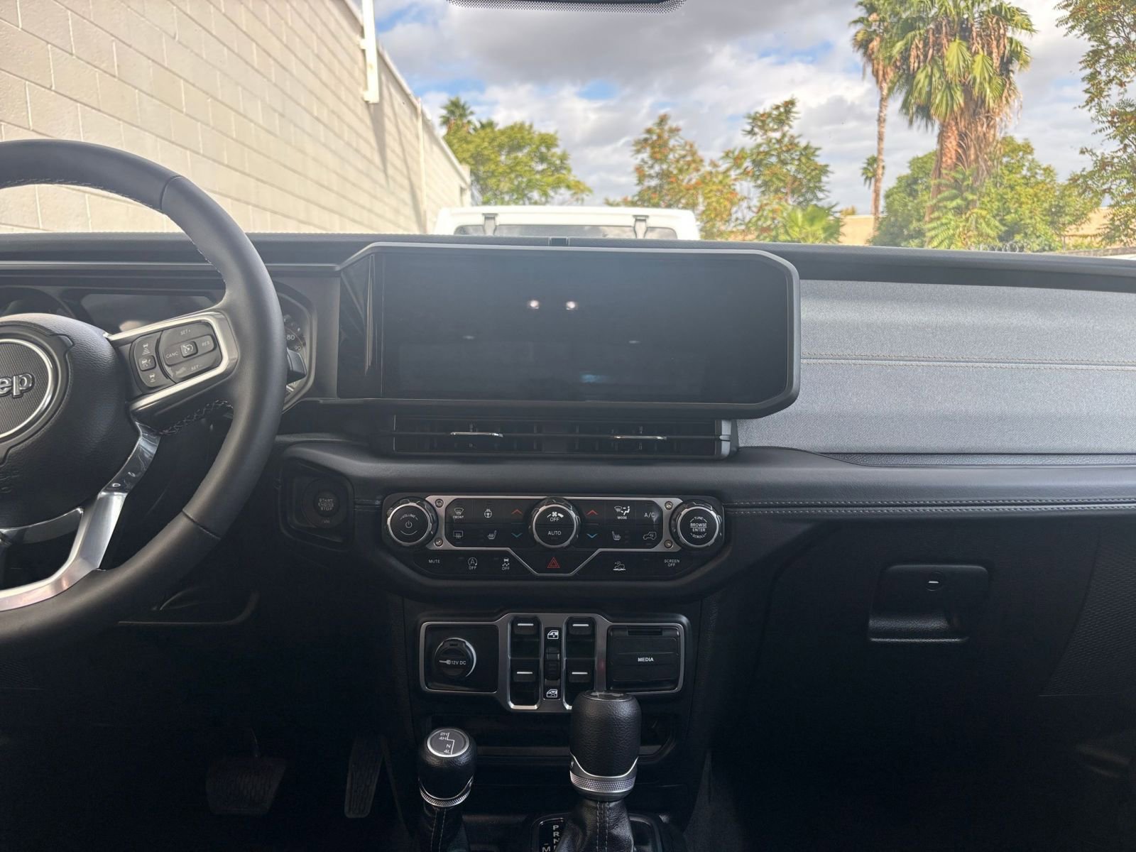 Thumbnail: 2025 Jeep Wrangler - 18