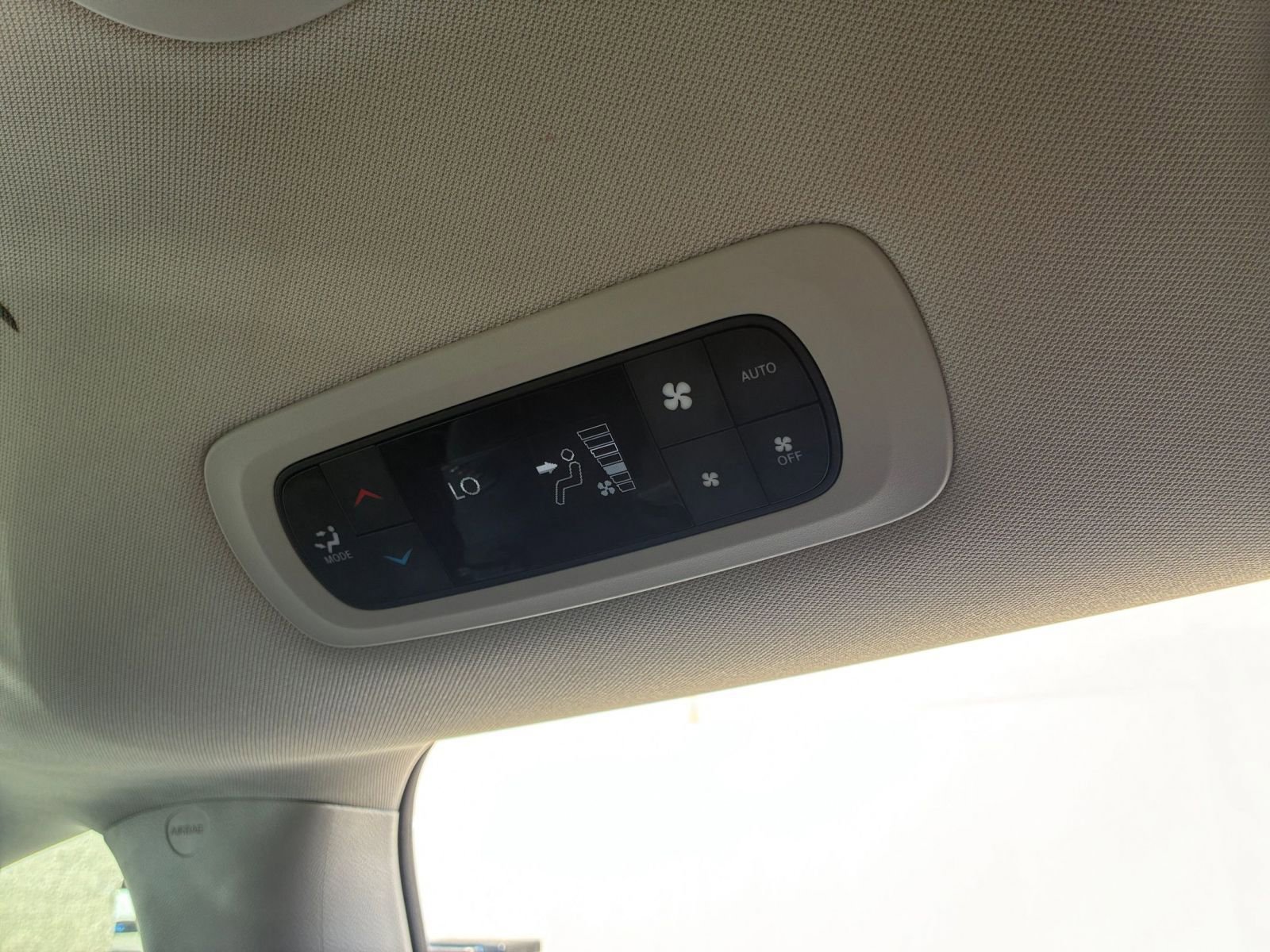 Thumbnail: 2023 Chrysler Pacifica - 24