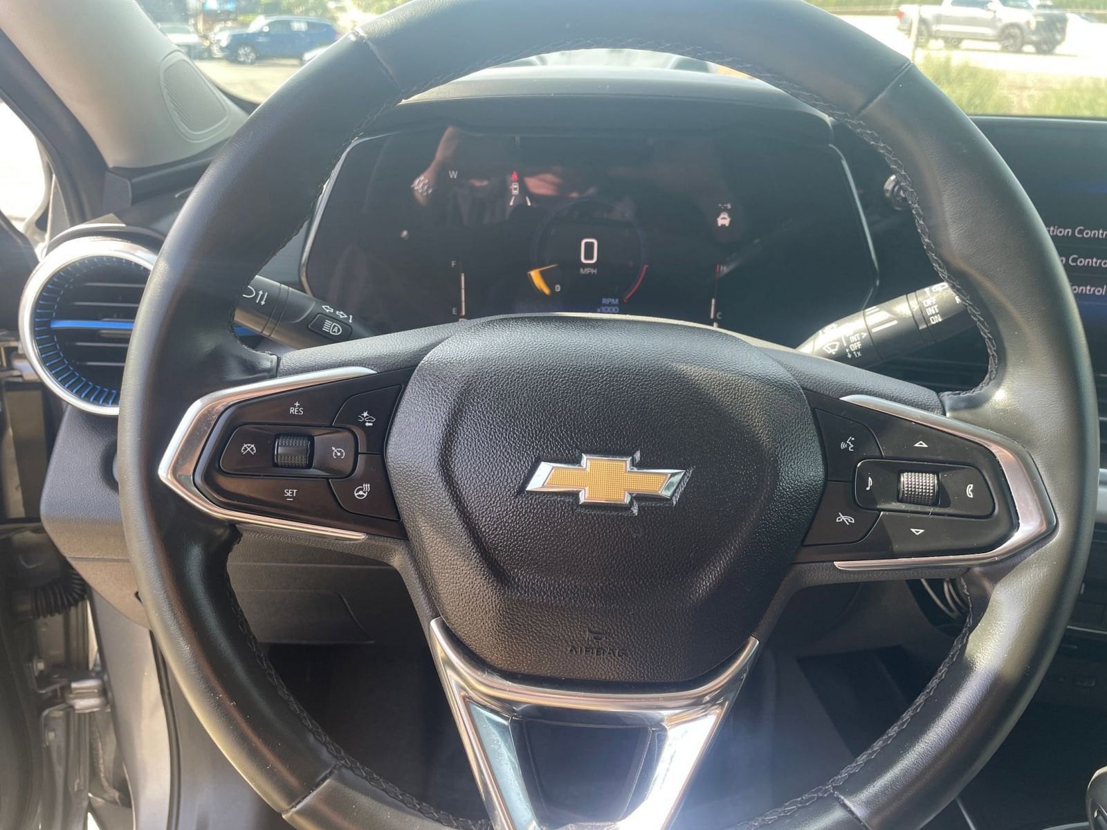 Thumbnail: 2025 Chevrolet Trax - 31