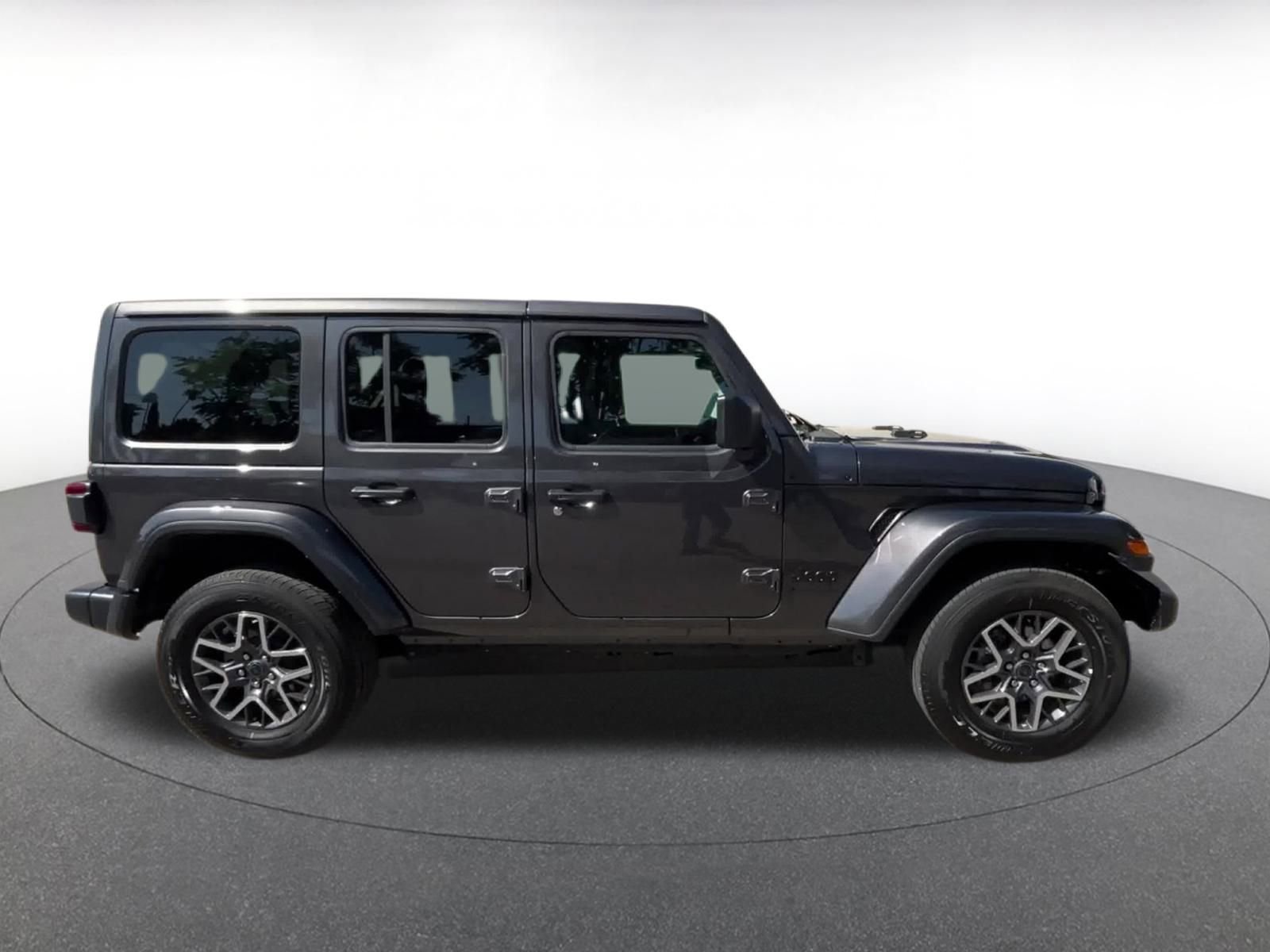 Thumbnail: 2025 Jeep Wrangler - 16