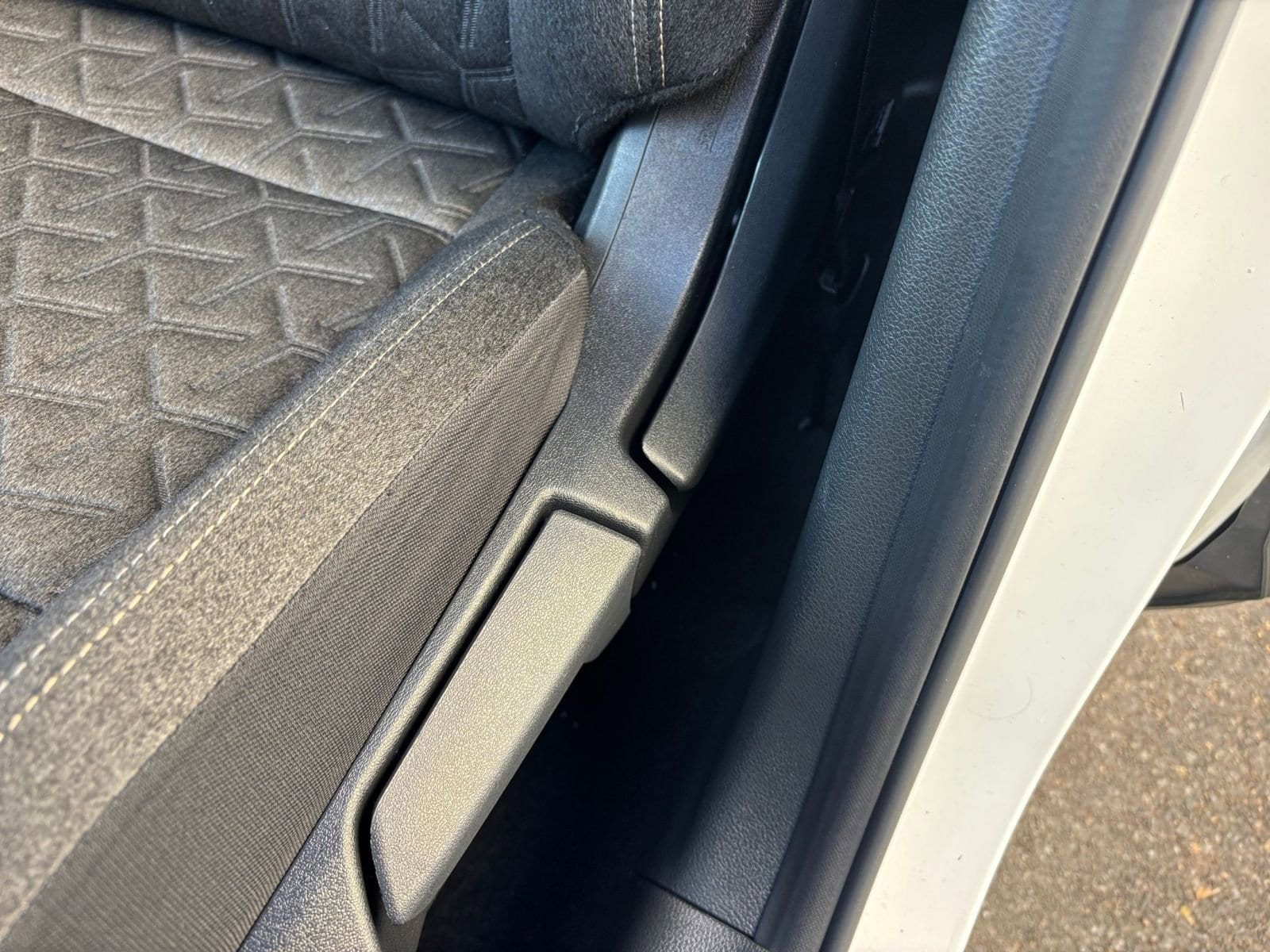 Thumbnail: 2025 Nissan Kicks - 23