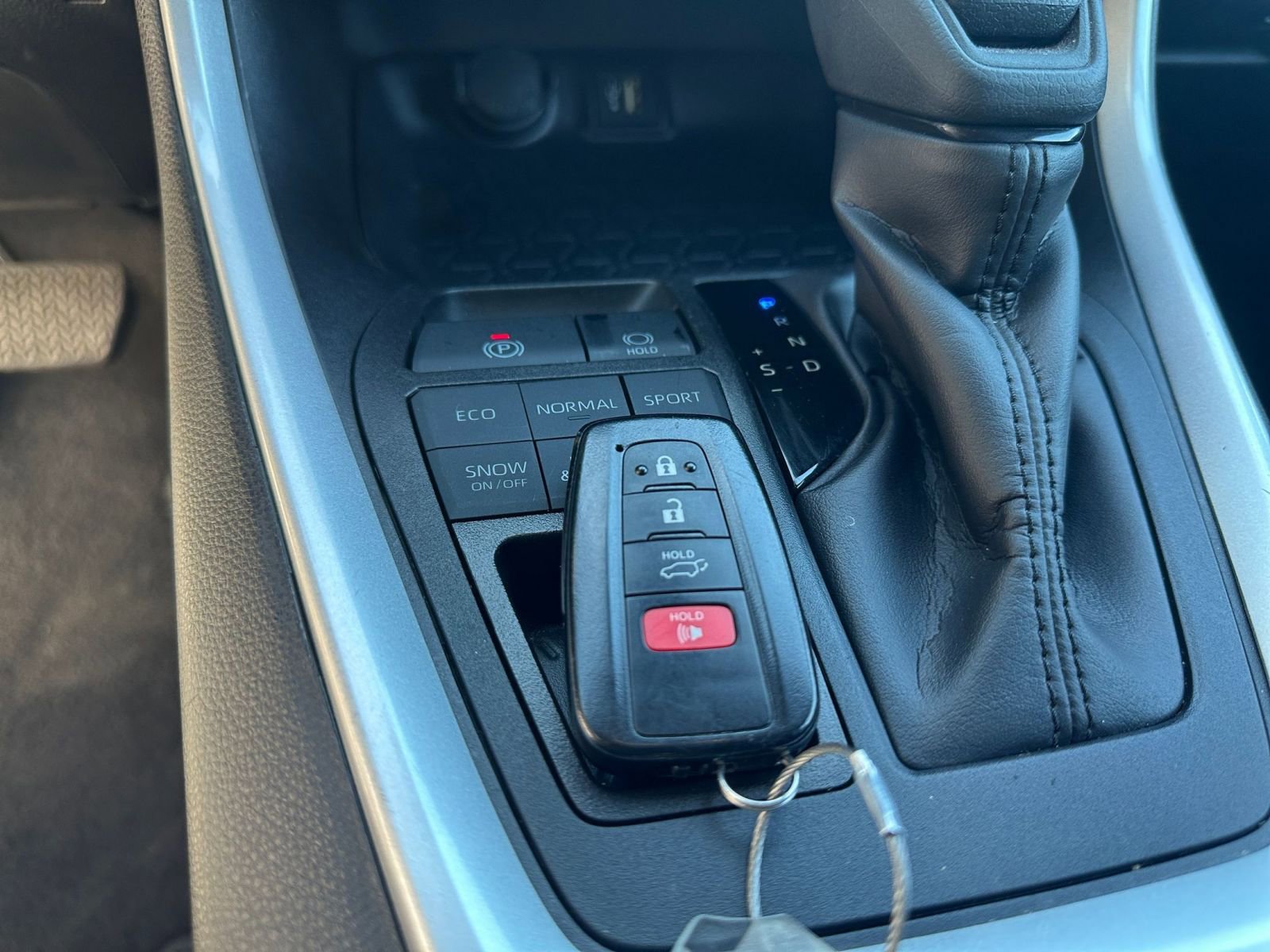 Thumbnail: 2025 Toyota RAV4 - 21